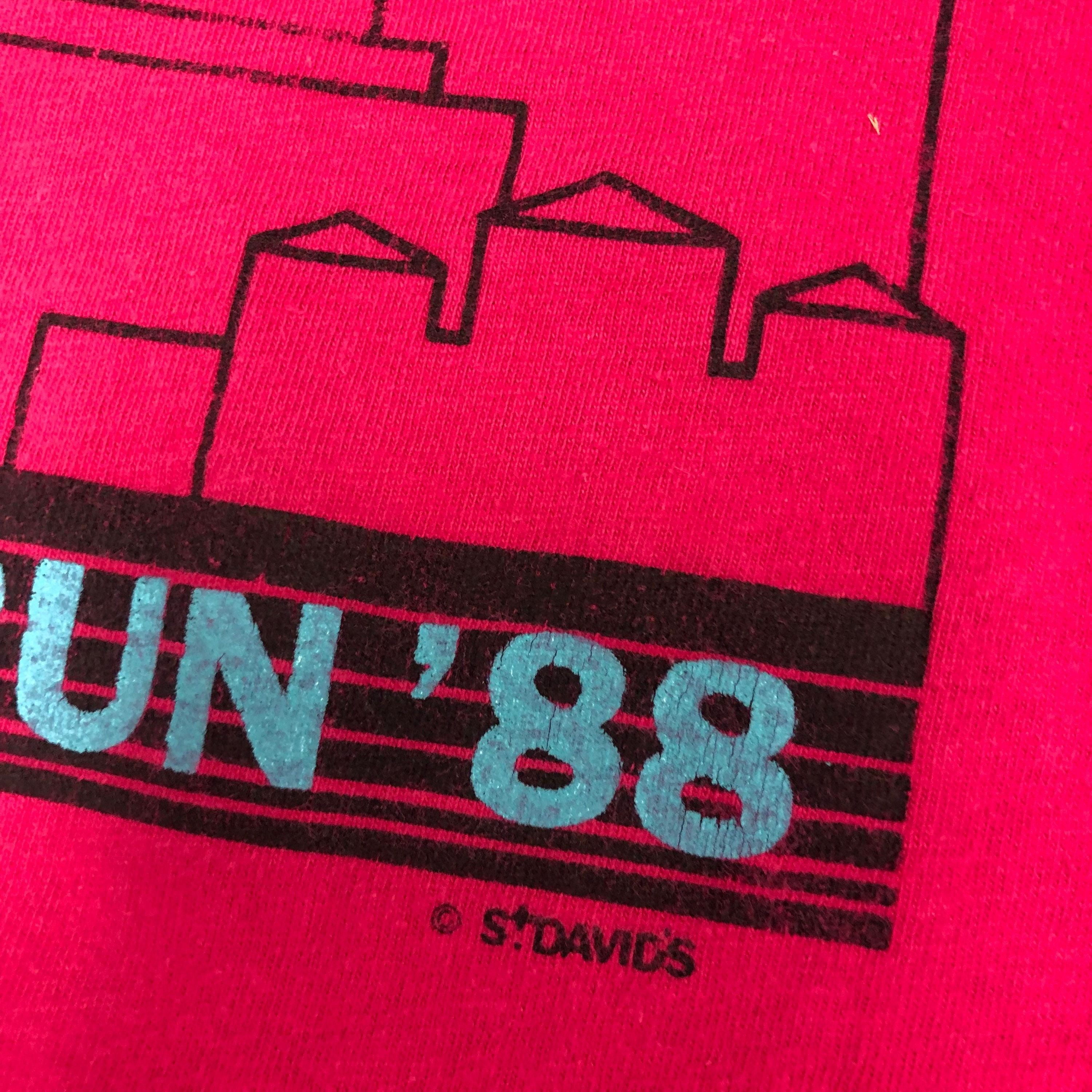 Hanes 80’s Retro CITY Skyline 1988 Austin Texas FUN RUN T Shirt Size US L / EU 52-54 / 3 - 3 Thumbnail
