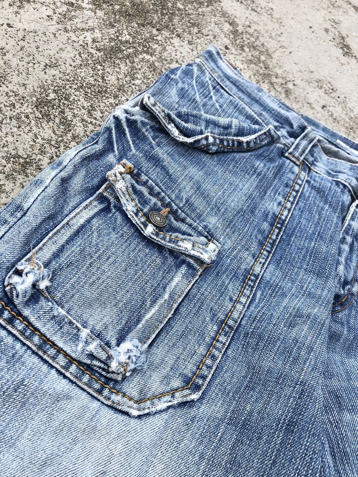 Global Work DISTRESSED BUSHPANT DENIM BY GLOBAL WORK Size US 31 - 6 Thumbnail