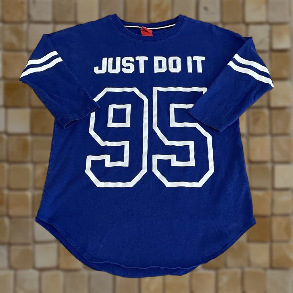 Nike VINTAGE Nike Baseball T-Shirt Women Medium Blue 3/4 Raglan Sleeve Just Do It Activewear Size M / US 6-8 / IT 42-44 - 1 Thumbnail