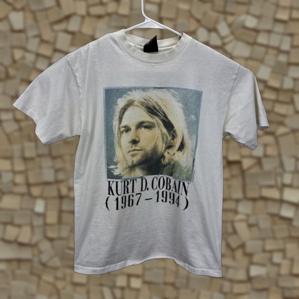 VINTAGE Nirvana T Shirt Giant by Tultex 1990s Memorial Kurt Cobain Graphic Print White Large Mens Short Sleeve Crew Neck 90s Rock Mem...