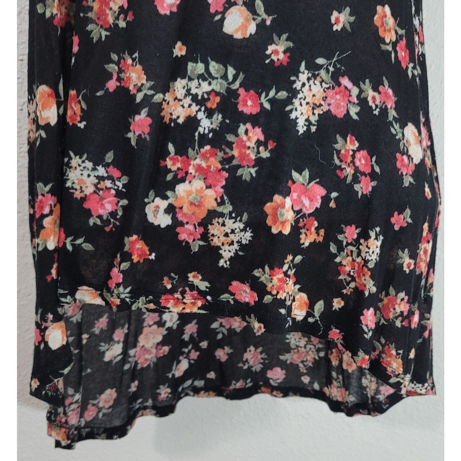 Other LA Hearts Black Pink Floral Top Medium Crochet Back Straps Size M / US 6-8 / IT 42-44 - 5 Thumbnail