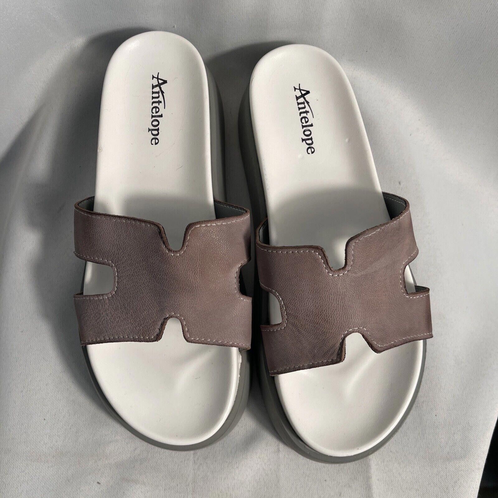 Designer Antelope Gray & White Leather Platform Slides sz 9.5 US Size US 9.5 / IT 39.5 - 3 Thumbnail