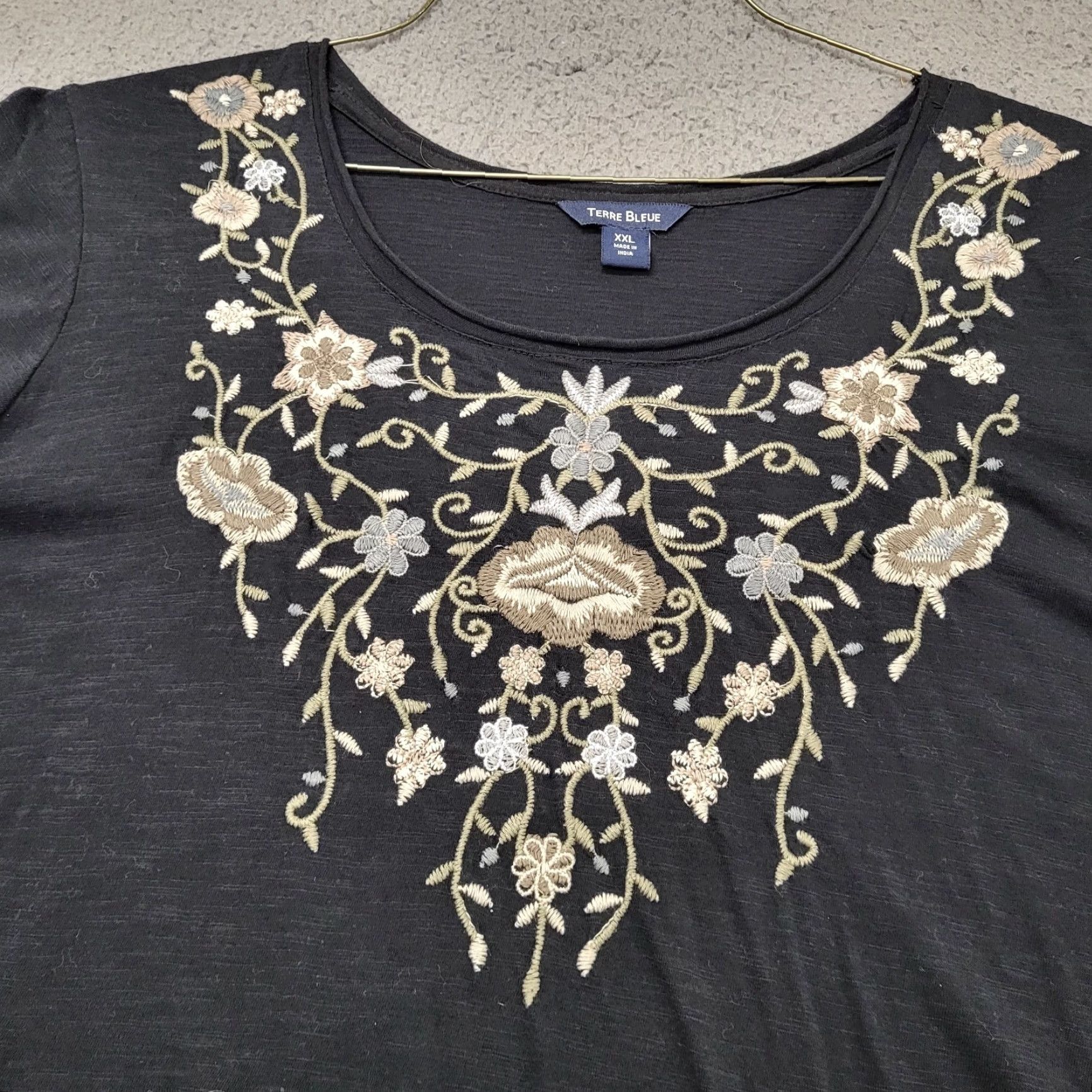 Vintage Terre Bleue Blouse Women's XXL Black Floral Embroidered Top Asymmetrical Tunic Cap Sleeve Jersey Cotton Vintage? No — Not Vintage. Size XXL / US 16-18 / IT 52-54 - 2 Thumbnail