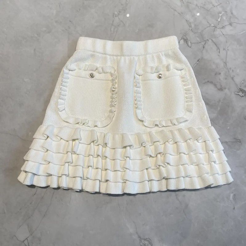 Chanel Chanel White Knit Ruffled Skirt for Women 0089 Size 23" - 1 Thumbnail