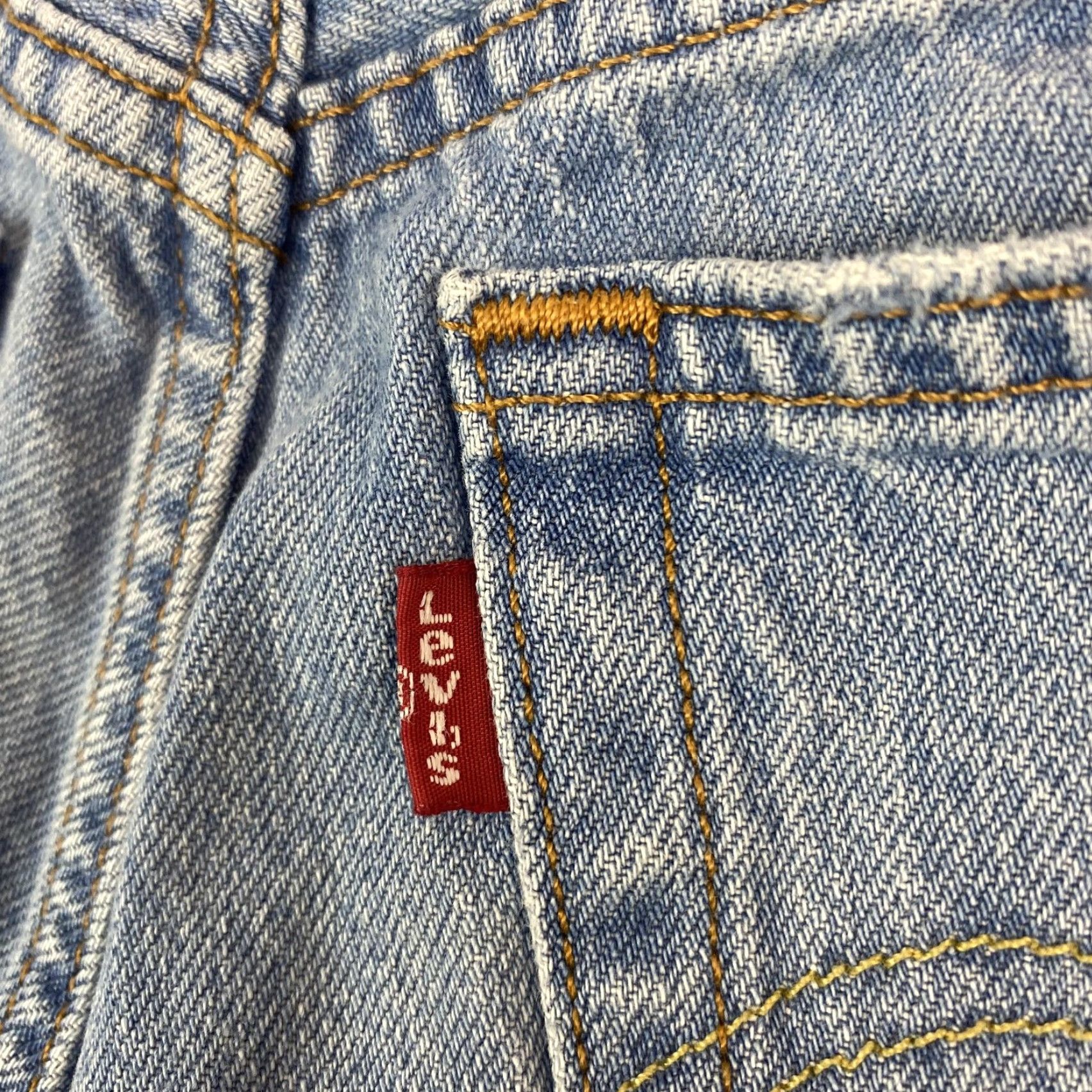 Levi's VINTAGE Levis 501 Shorts Women 26 Distressed Denim High Rise Blue Cut-Off Frayed Hem Size 26" / US 2 / IT 38 - 4 Thumbnail