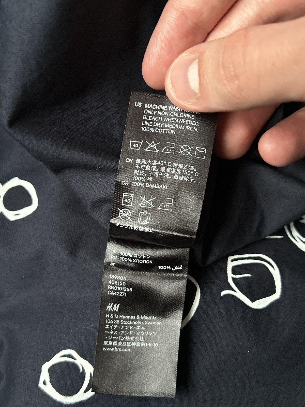 Comme des Garcons × Japanese Brand Shirts 👔 H&M x Comme Des Garçons 🔘 Japanbrand 🇯🇵 🔘 Size US L / EU 52-54 / 3 - 6 Thumbnail