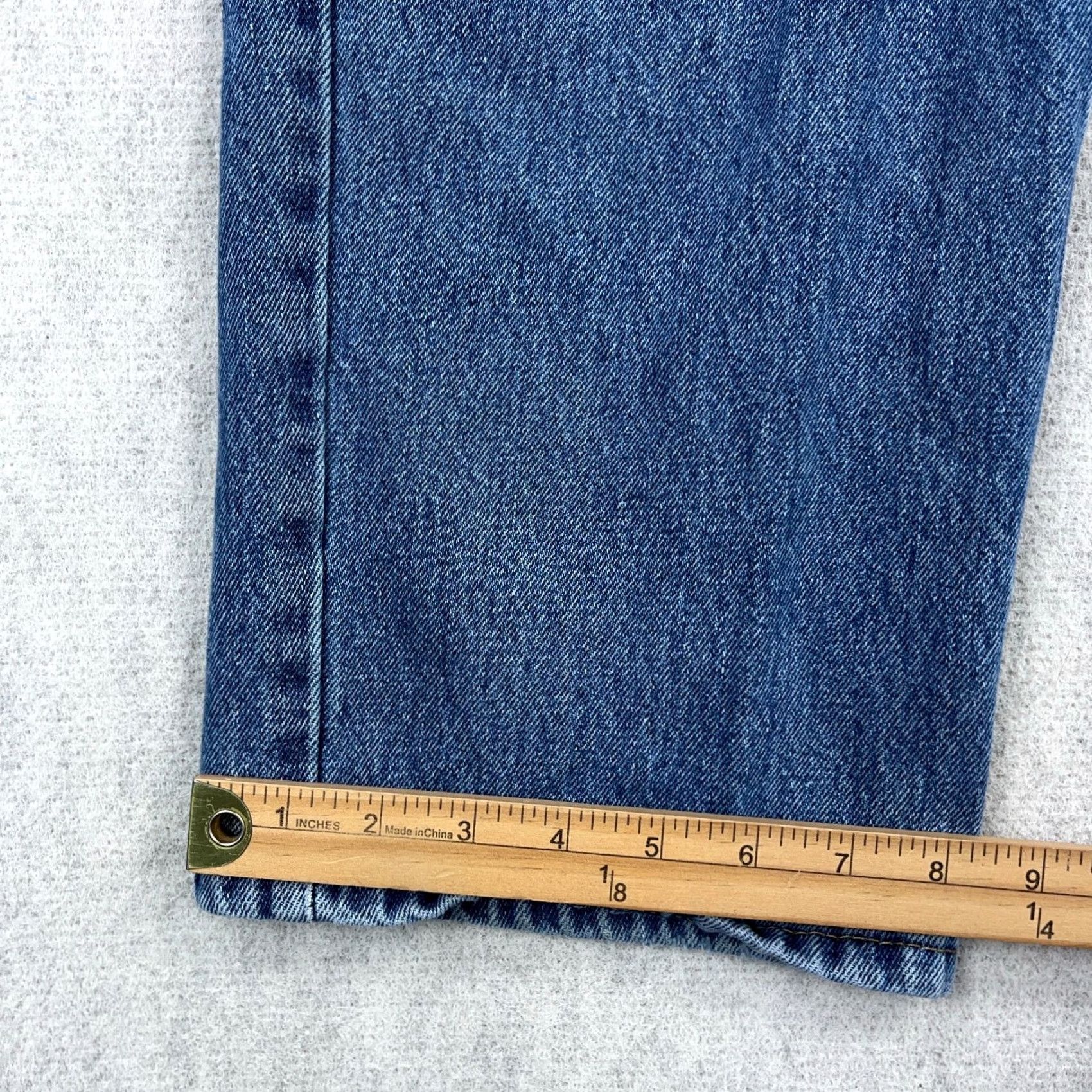 Levi's Vintage Levis 550 Jeans Men 40x32 Relaxed Fit Straight Leg Med Wash Baggy Jeans 90s American Classic Mens Size US 40 / EU 56 - 5 Thumbnail