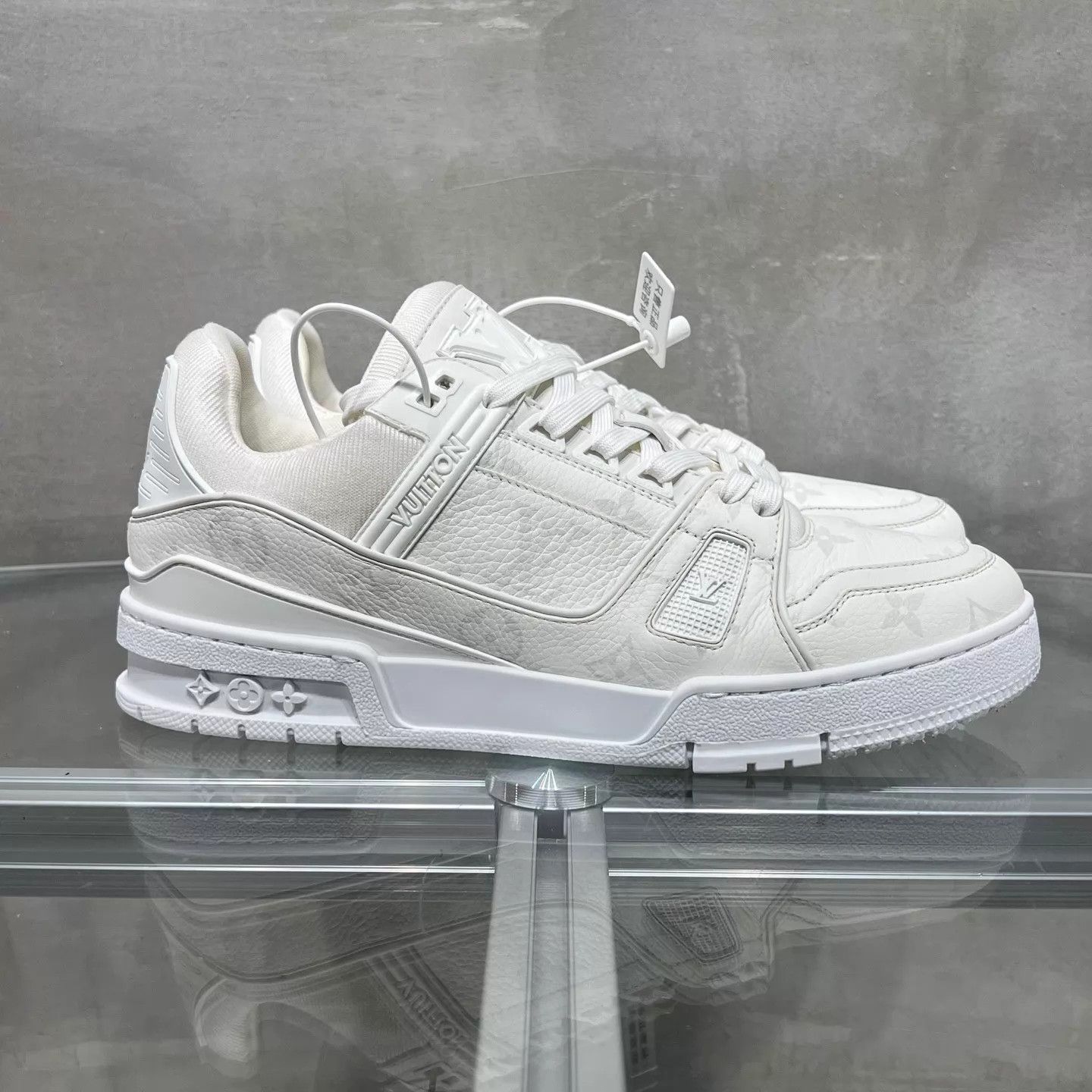 Louis Vuitton LV Trainer White Monogram Allover UK7.5/41.5 YH26549 Size US 8.5 / EU 41-42 - 4 Thumbnail