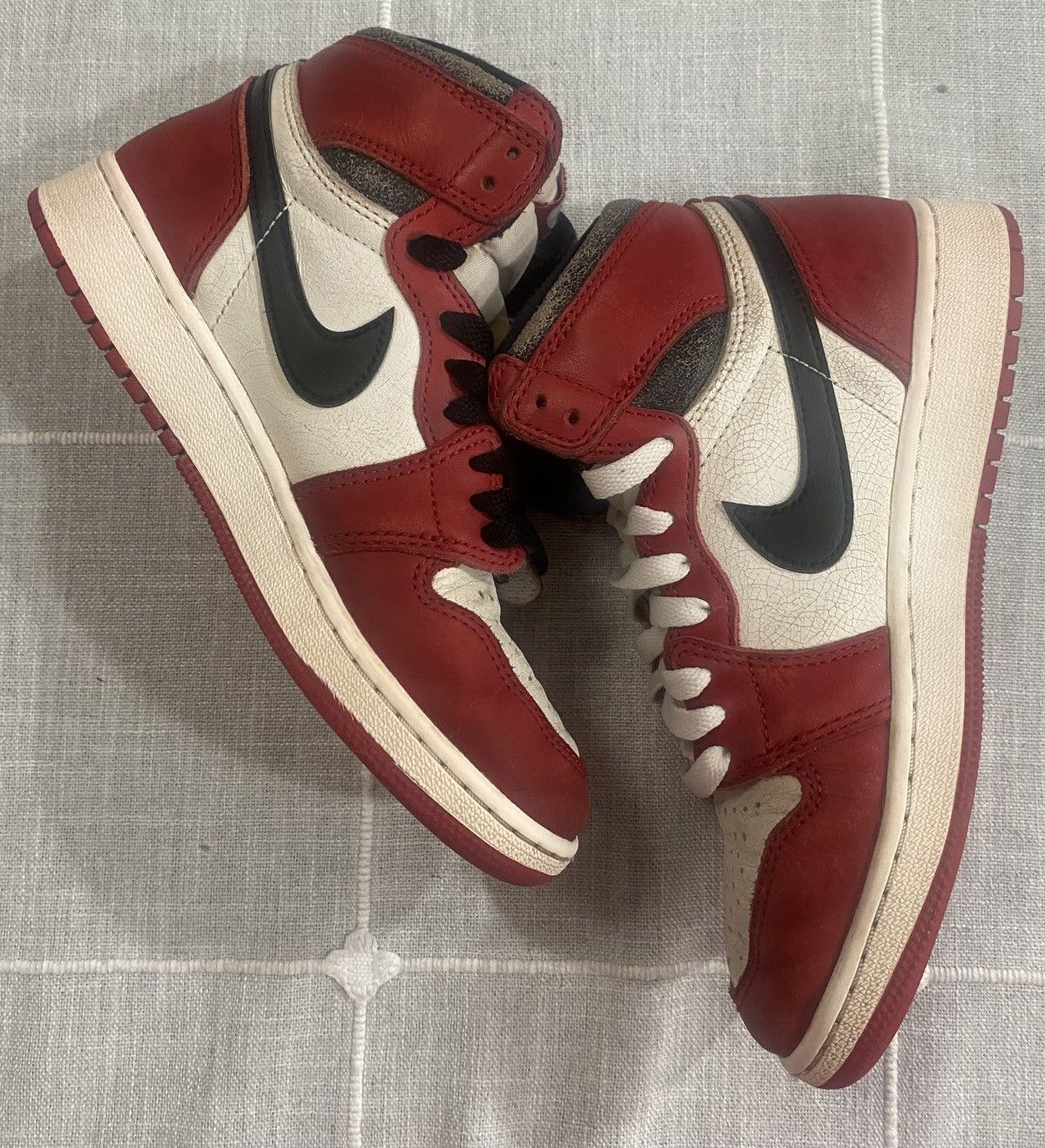Jordan Brand Air Jordan 1 Retro High OG Chicago Lost and Found GS Size US 6.5 / IT 36.5 - 7 Thumbnail