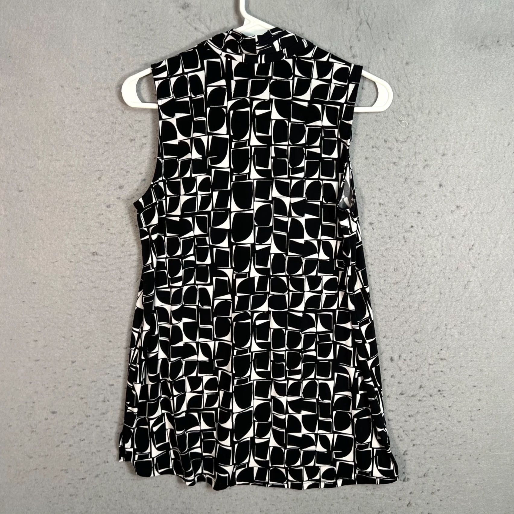 Vince Camuto Vince Camuto Womens Small Sleeveless Black & White Geometric Print Blouse Top Size S / US 4 / IT 40 - 2 Thumbnail