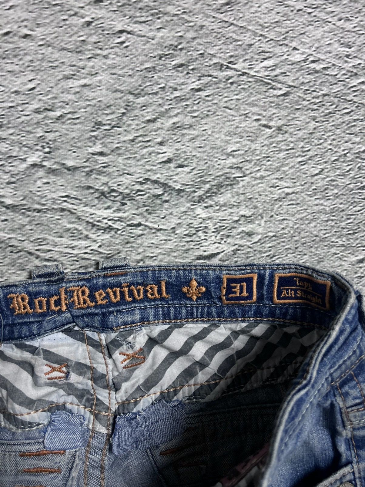 Rock Revival Rock Revival vintage blue jeans Y2K flared Tapy Size US 31 - 10 Thumbnail