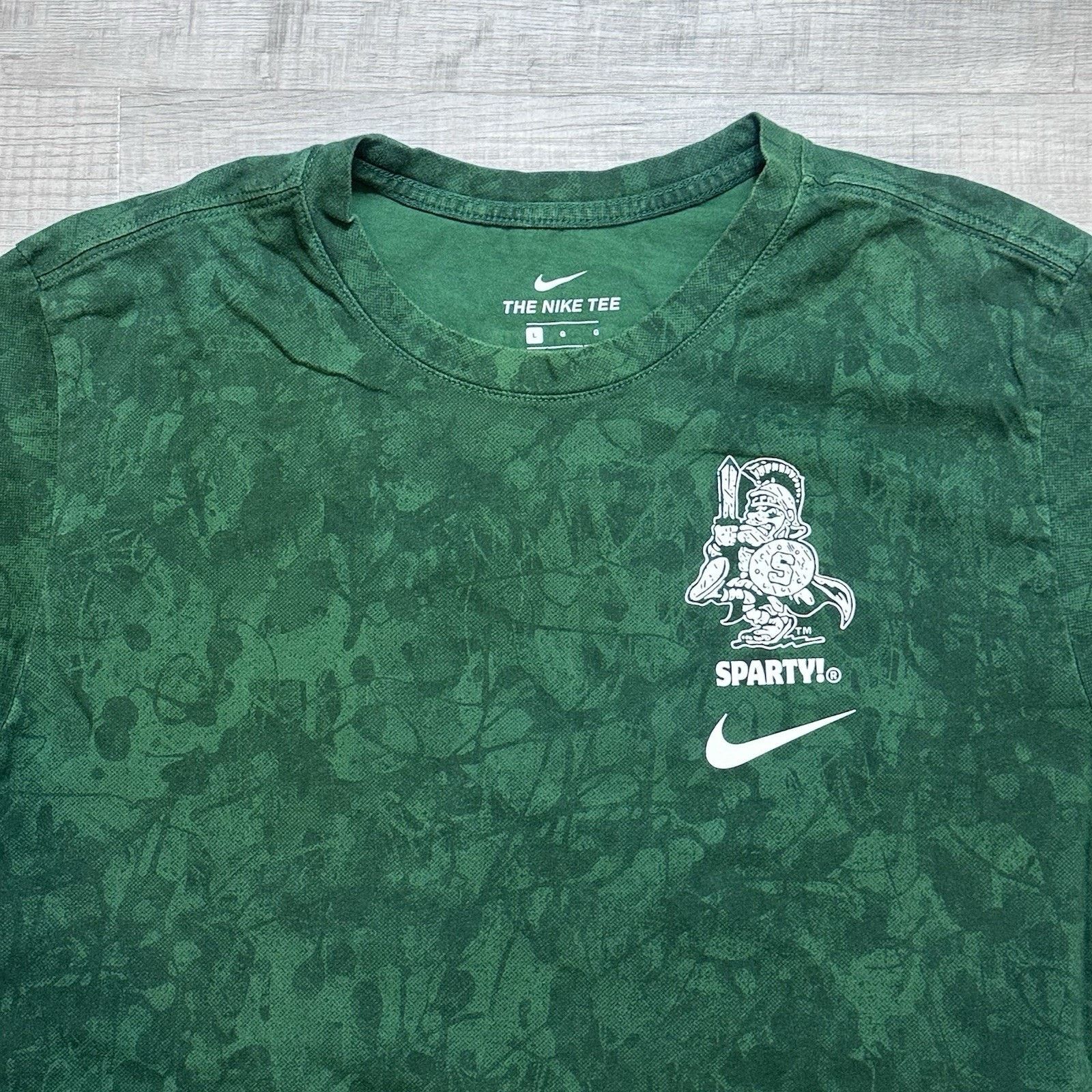 Nike Michigan State Spartans Shirt Mens L Green Camo Nike Sparty Size US L / EU 52-54 / 3 - 5 Thumbnail