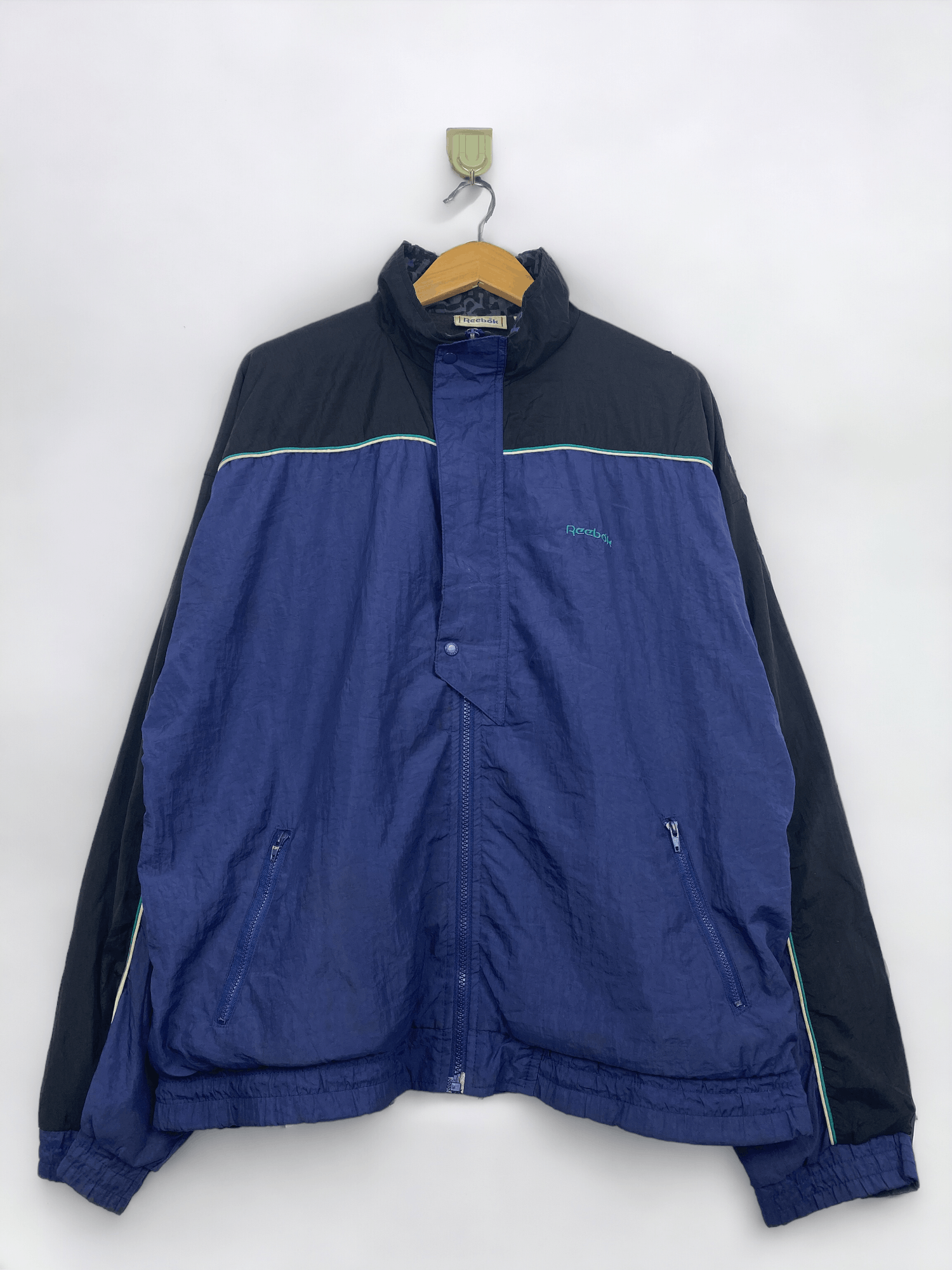Reebok 80s Vintage Reebok Sportwear Zipper Up Light Jacket AH0082 Size US L / EU 52-54 / 3 - 1 Thumbnail