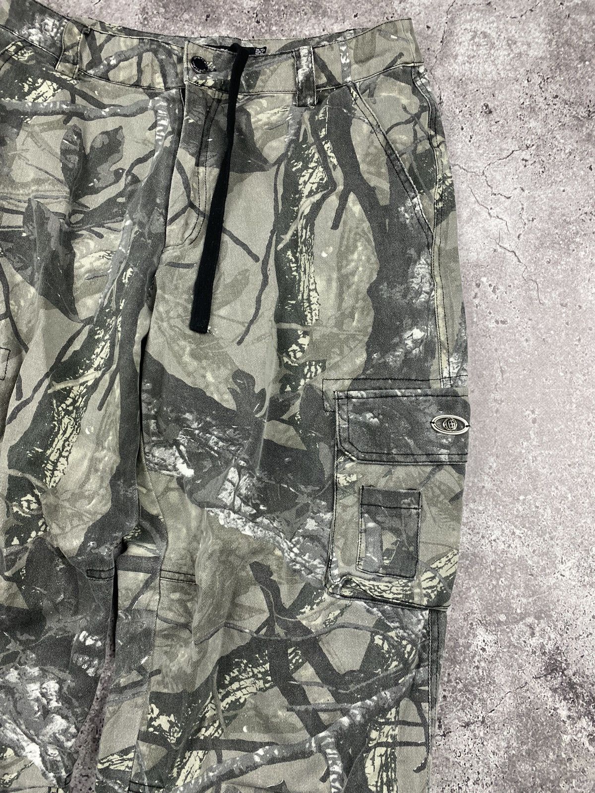 Japanese Brand × Vintage Vintage Cargo Camo Baggy Oversize Multi Pocket Pants Size US 30 / EU 46 - 4 Thumbnail