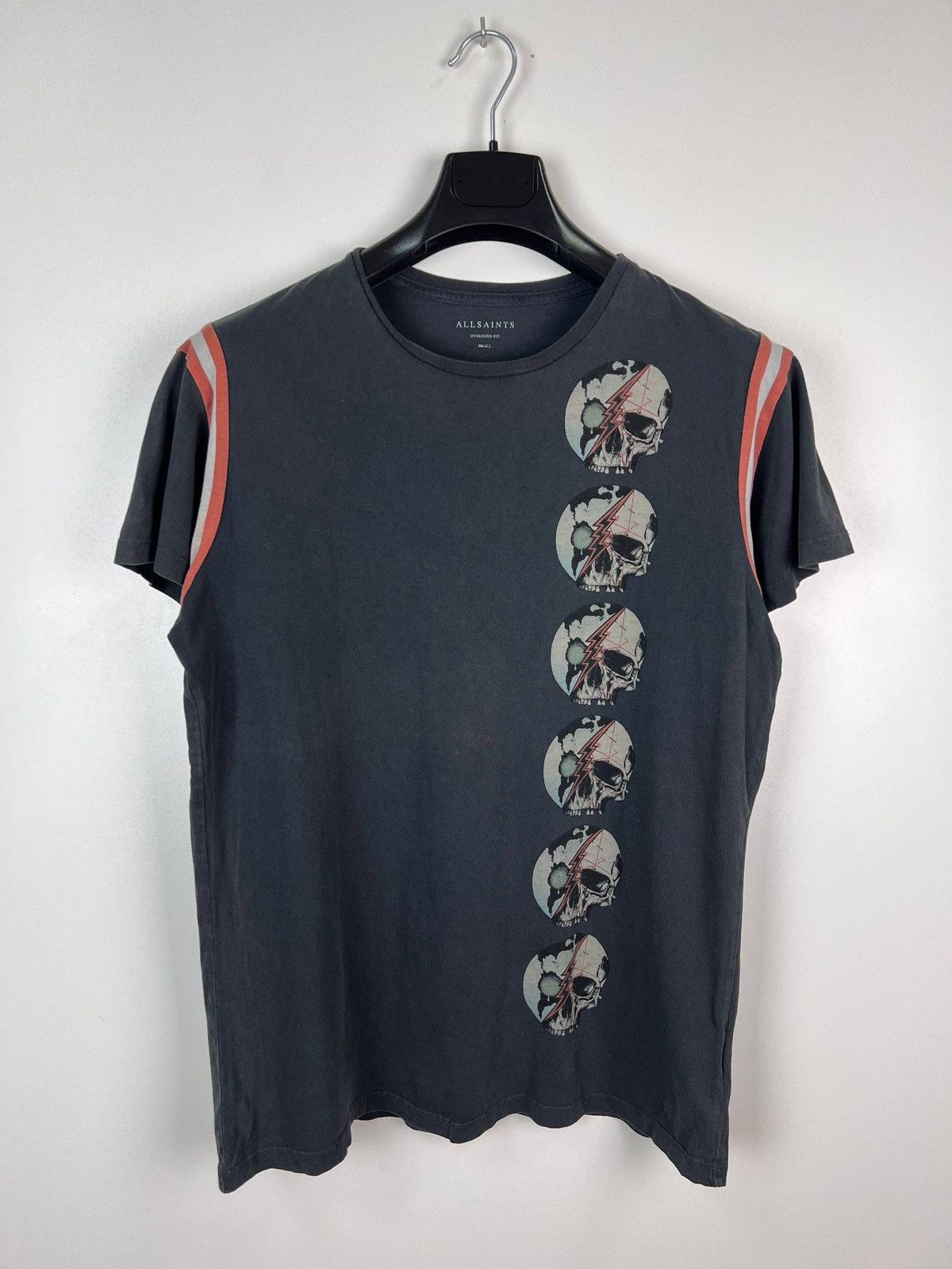 Allsaints Allsaints globus varsity skull t-shirts size S Size US S / EU 44-46 / 1 - 1 Thumbnail