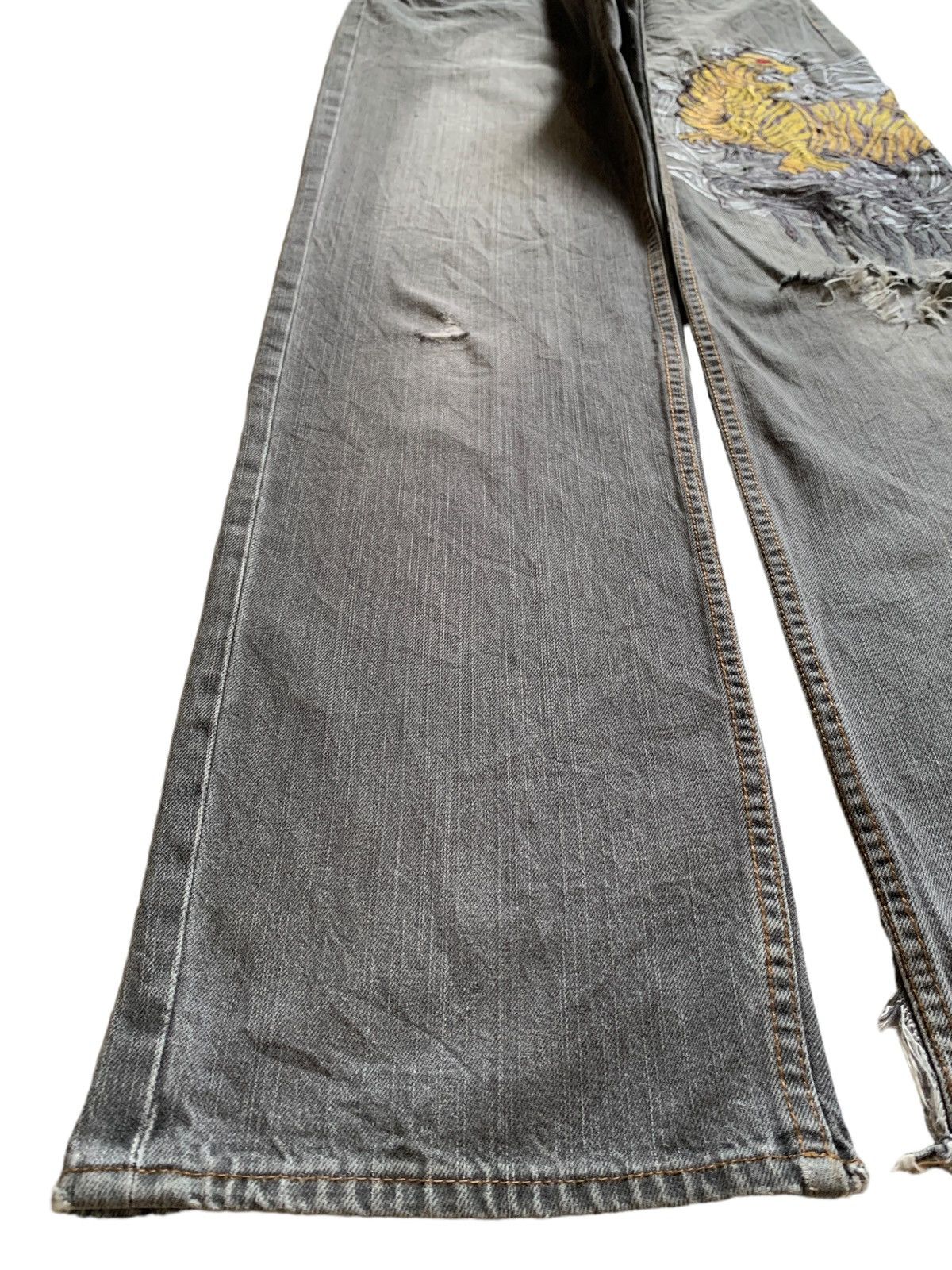 Japanese Brand Vintage Japanese Brand Golden Tiger Embroidered Baggy Jeans Size US 30 / EU 46 - 6 Thumbnail