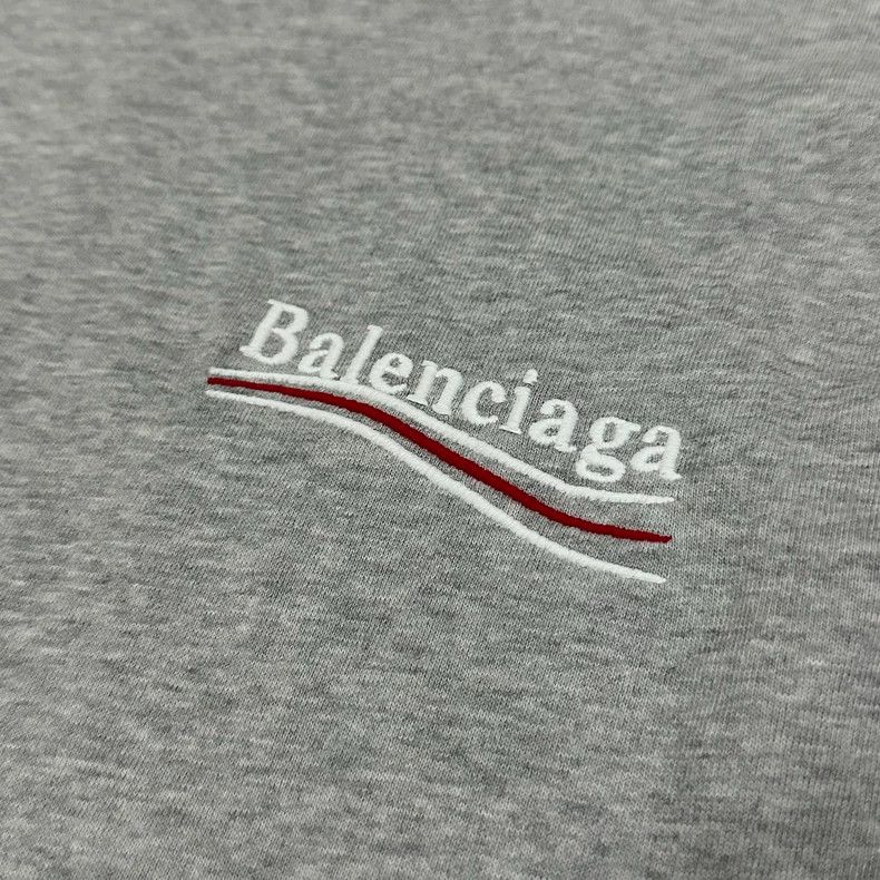 Balenciaga Balenciaga Loose casual fake two-piece round neck long sle Size US M / EU 48-50 / 2 - 3 Thumbnail
