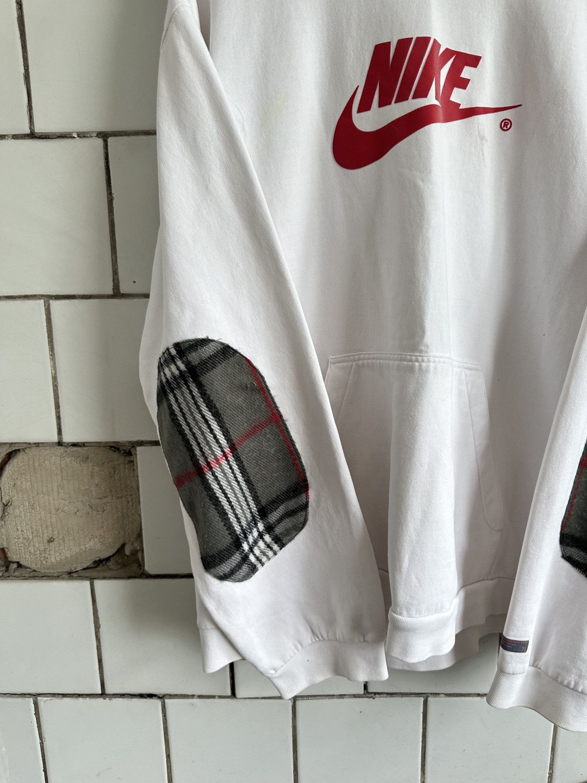 Japanese Brand × Nike Vintage Japanese Style Nike Custom Hoodie Big Logo Y2K 00s Size US XXL / EU 58 / 5 - 10 Thumbnail