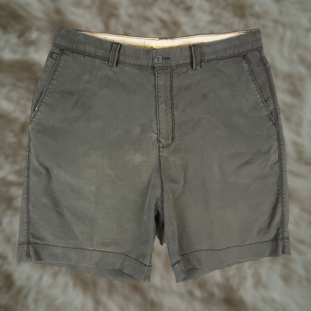 Tommy Bahama VINTAGE Tommy Bahama Men's Chino Shorts Size 35 Brown Casual Pleated Cotton Blend Size US 35 - 1 Thumbnail