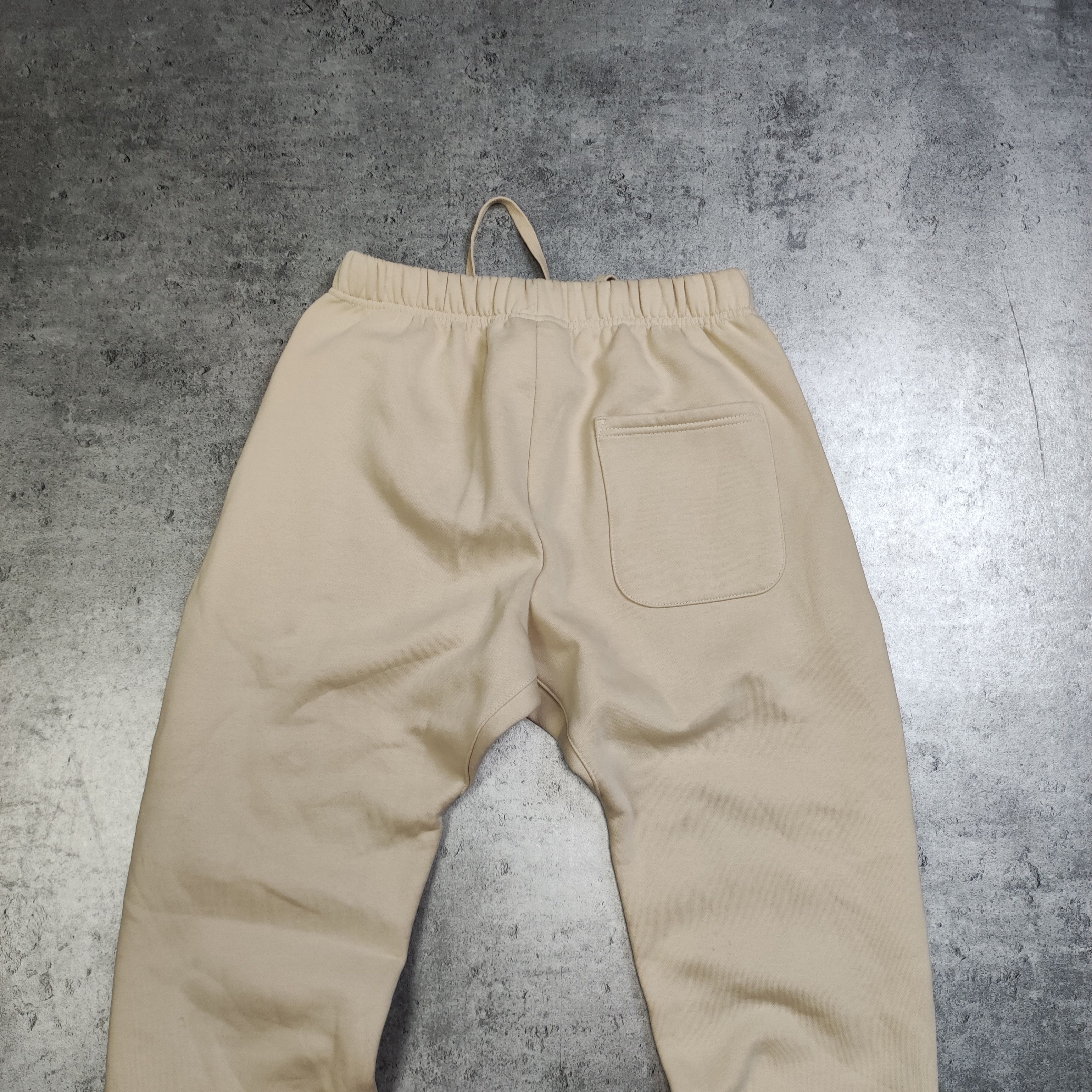 Essentials FOG Fear Of God Essentuals Beige Logo Sweapants Size US 30 / EU 46 - 11 Thumbnail