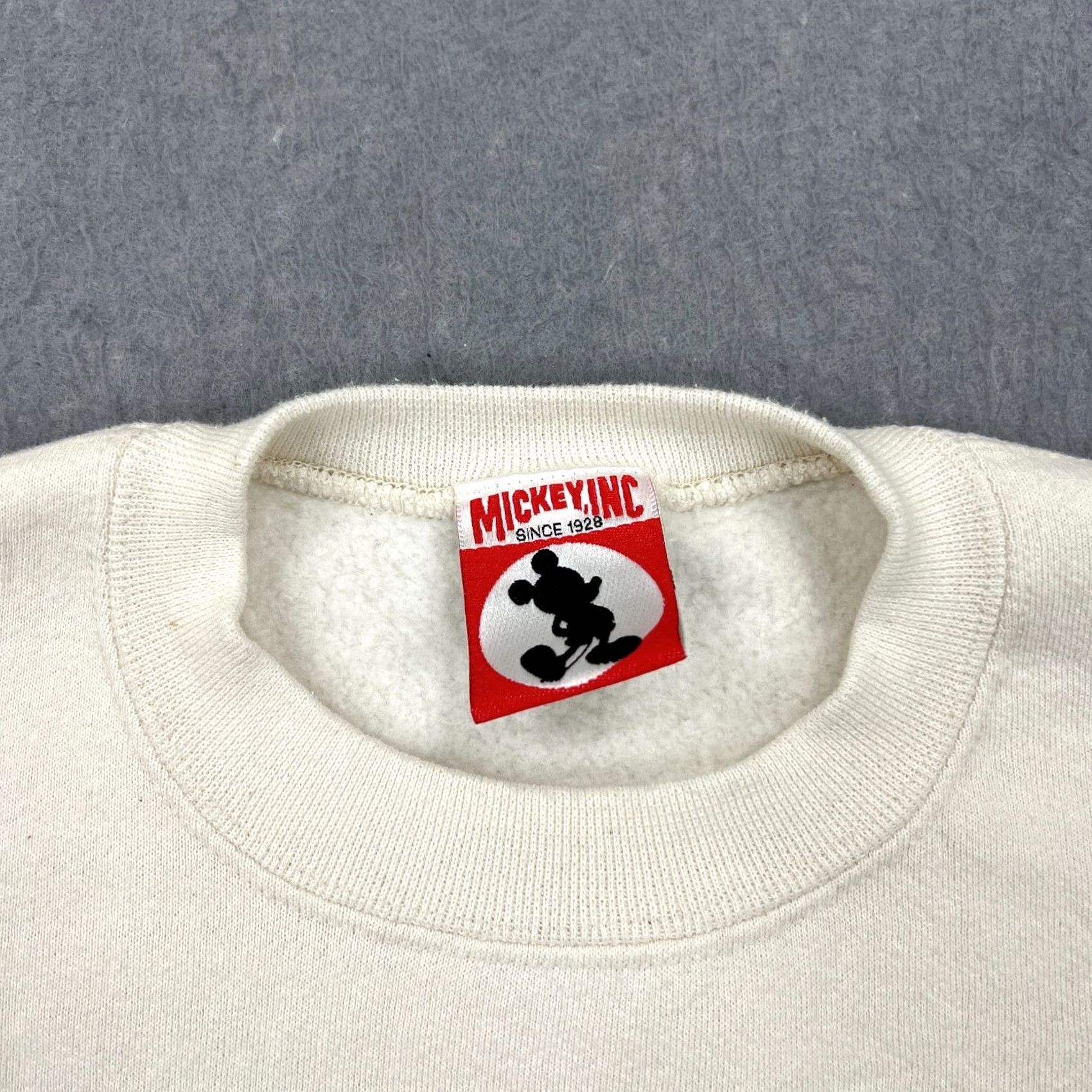 Disney VTG Disney Discovery Island Sweatshirt XL Embroidered Graphic 90s Defunct Island Birds Mens Sweatshirt Ivory Vintage Disney Logo Embroidered Size US XL / EU 56 / 4 - 3 Thumbnail