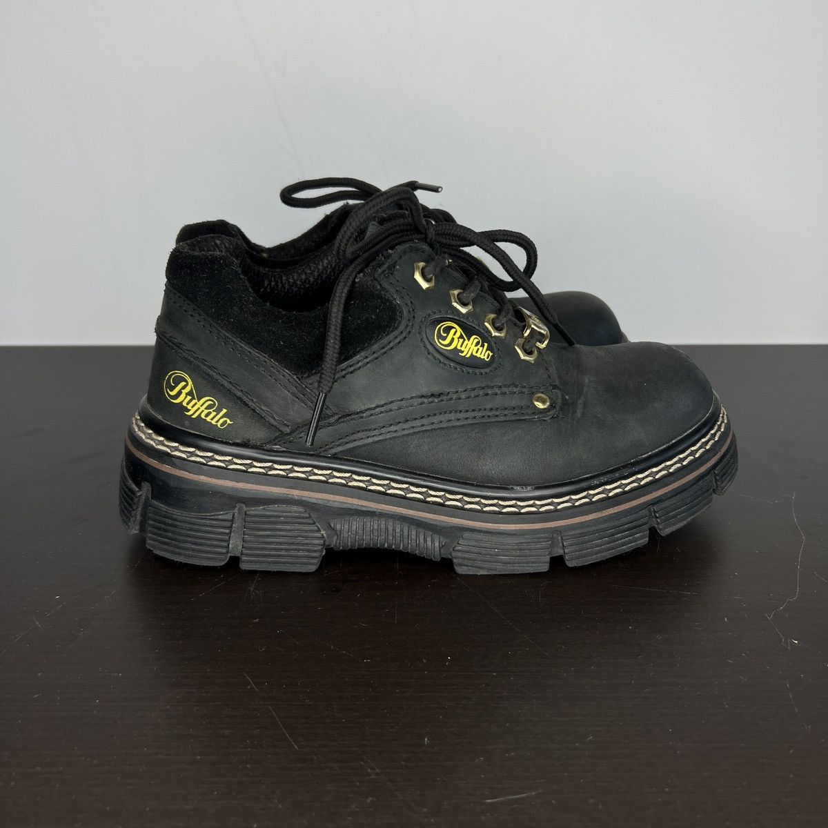 Buffalo London × Vintage Buffalo London “Classic” Low Top Platform Sneaker Shoes Y2K Size US 5.5 / IT 35.5 - 3 Thumbnail