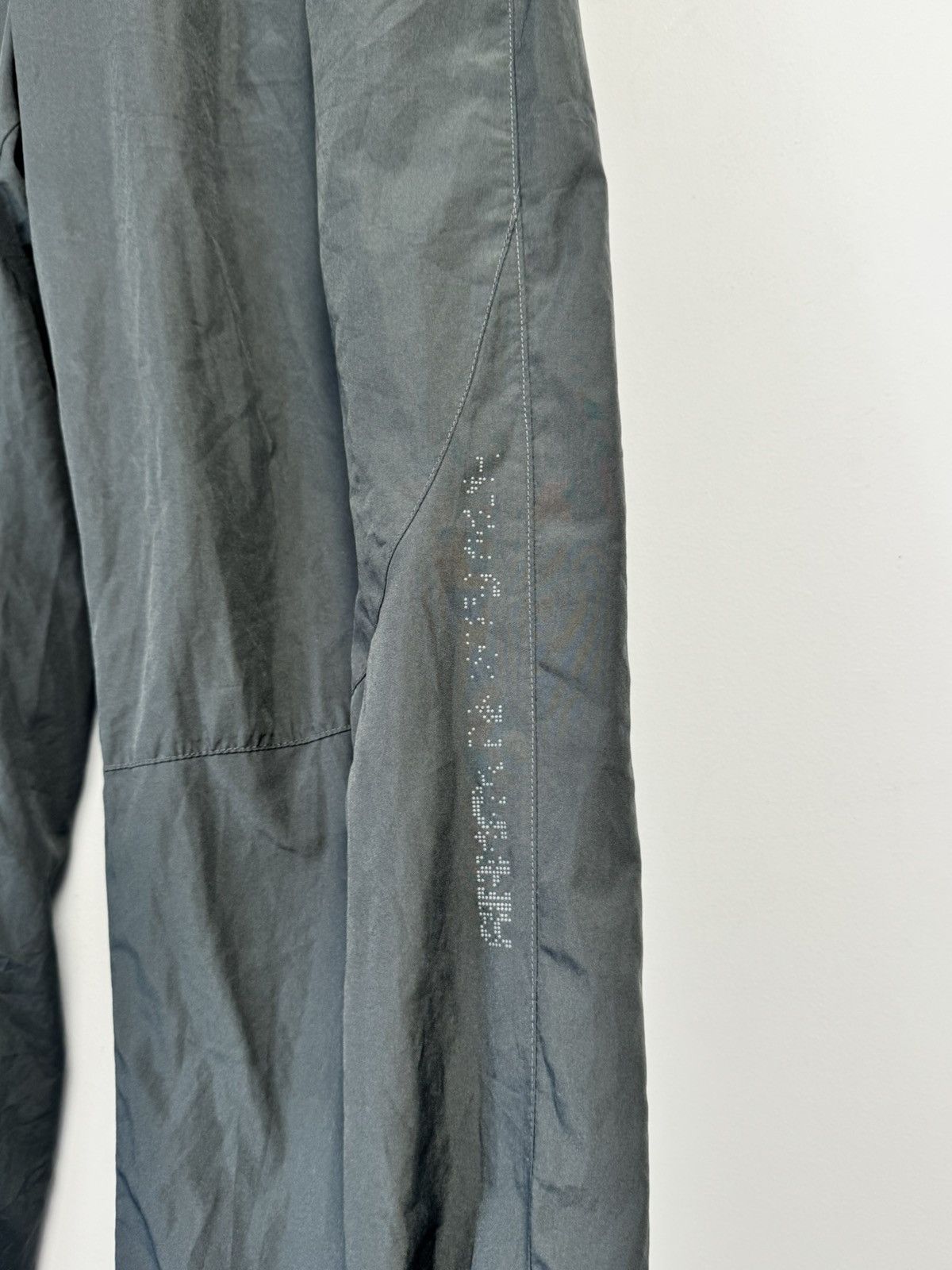 Nike Nike Vintage Nylon Pants Y2K style Hype 90’s Size US 32 / EU 48 - 6 Thumbnail