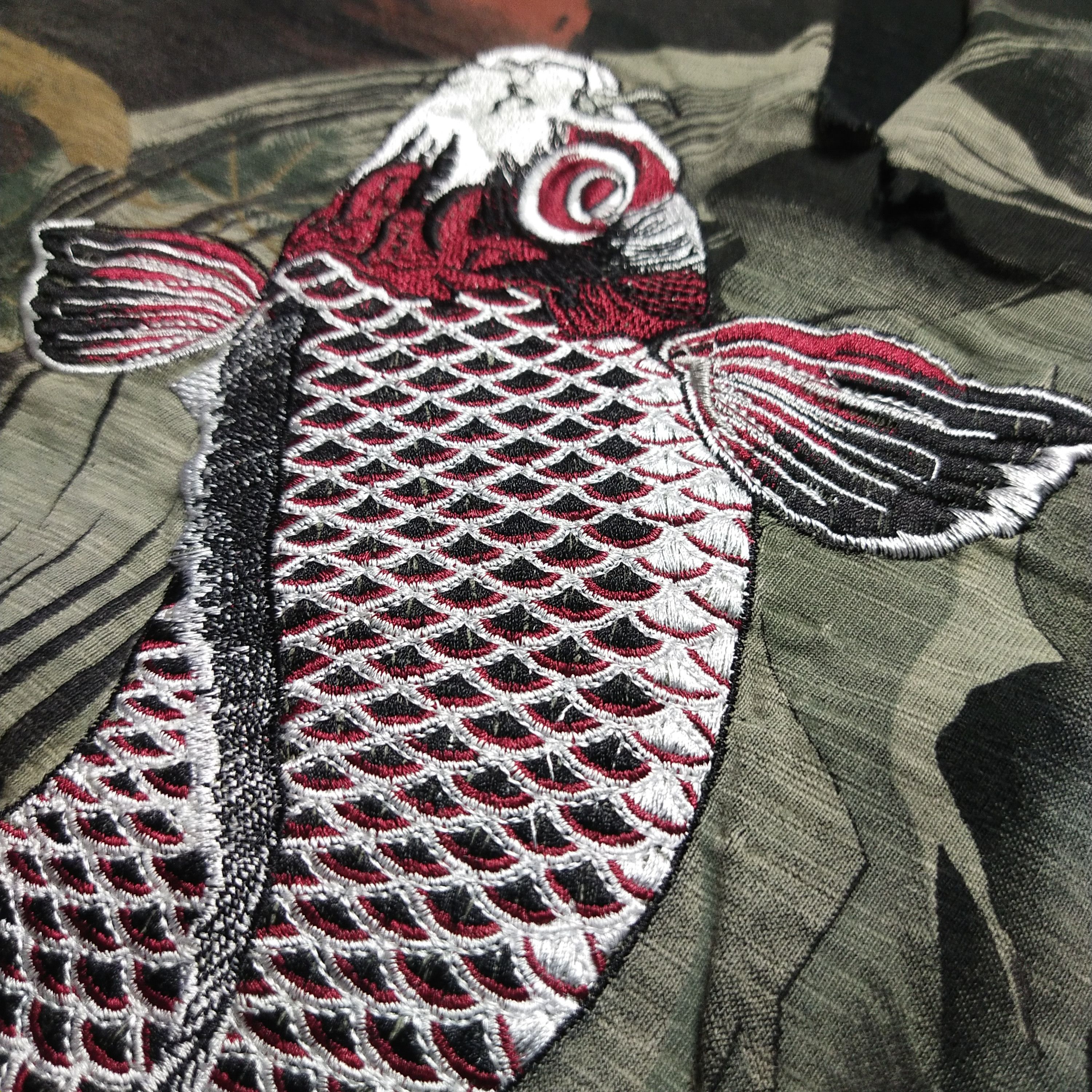 Japanese Brand × Vintage Distressed KOI fish Tee Size US M / EU 48-50 / 2 - 8 Thumbnail