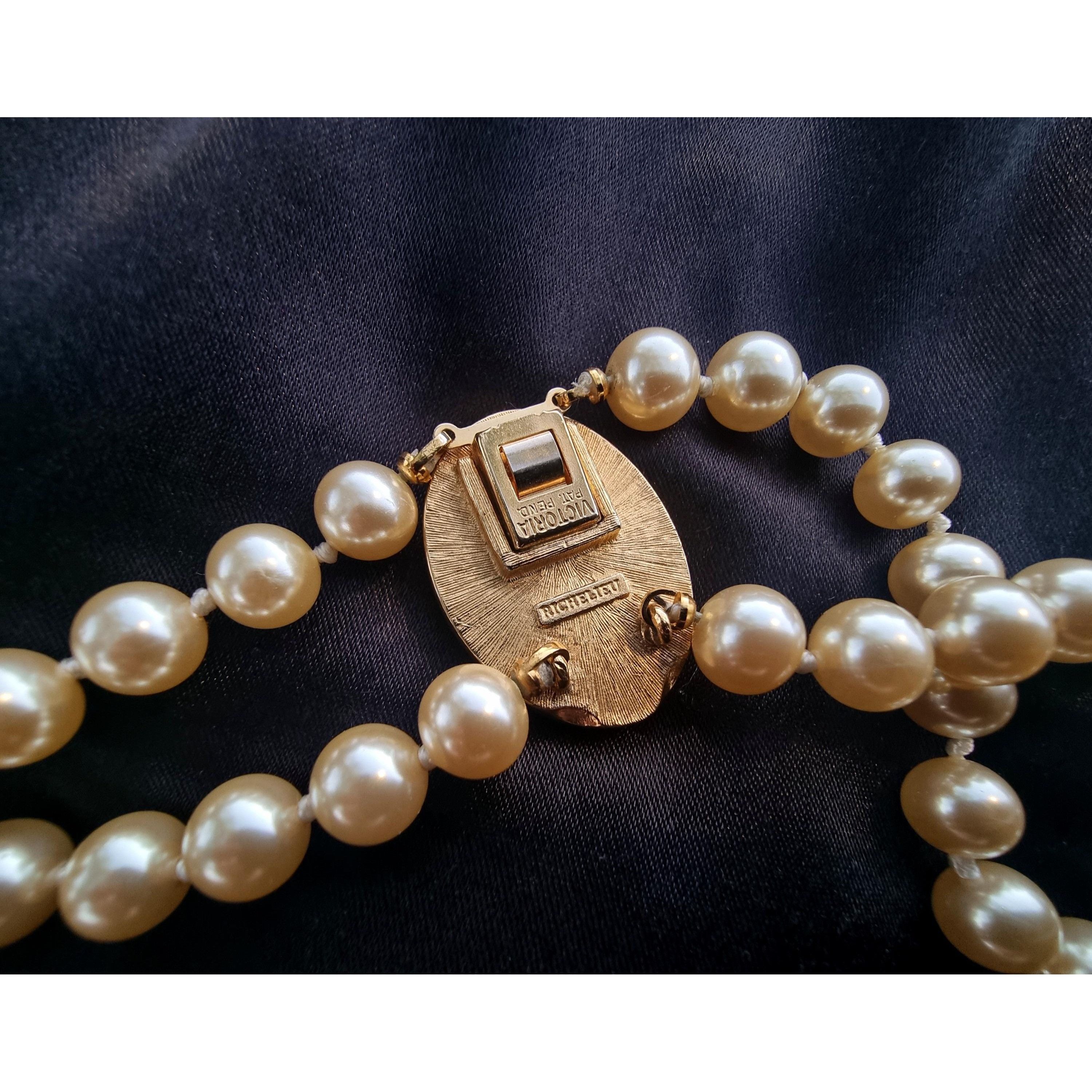 Other Rare Find Vintage RICHELIEU Signed Faux Pearls Cameo Bracele Size ONE SIZE - 4 Thumbnail