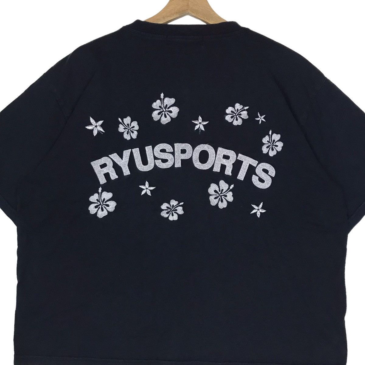 Vintage Vintage RyuSports Surfwear Cropped Top Tee Shirt Size US M / EU 48-50 / 2 - 8 Thumbnail