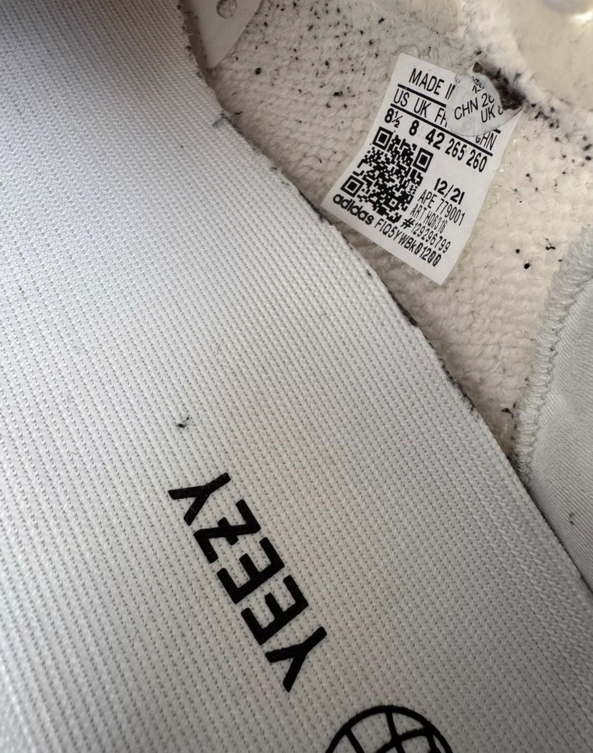 Adidas Adidas Yeezy 350 Bone 2.0 HQ6316 K37 Size US 8 / EU 41 - 2 Thumbnail