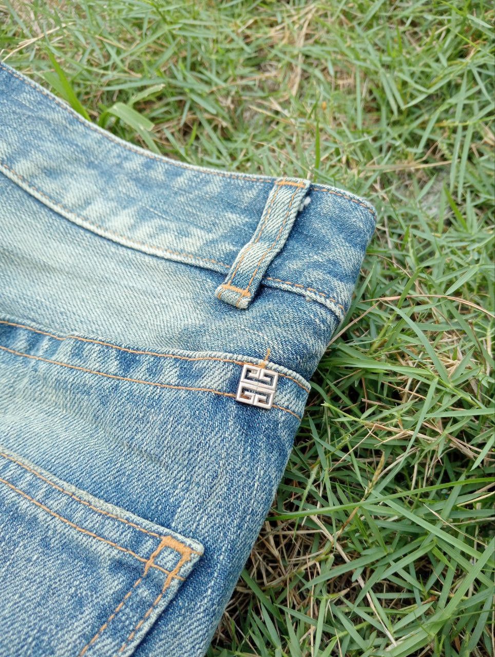 Givenchy Givenchy Distressed Look Jeans Size 25" / US 0 / IT 36 - 13 Thumbnail
