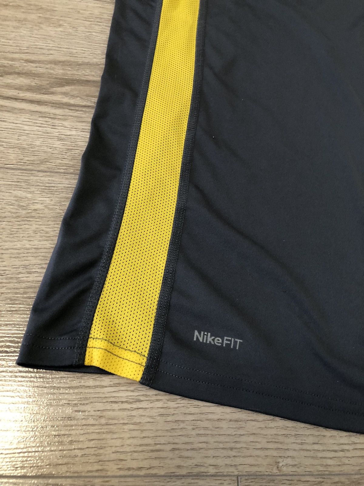 Nike × Vintage Y2K 90’s Vintage NIKE DRI - FIT Small Swoosh T Shirt Size US L / EU 52-54 / 3 - 2 Thumbnail
