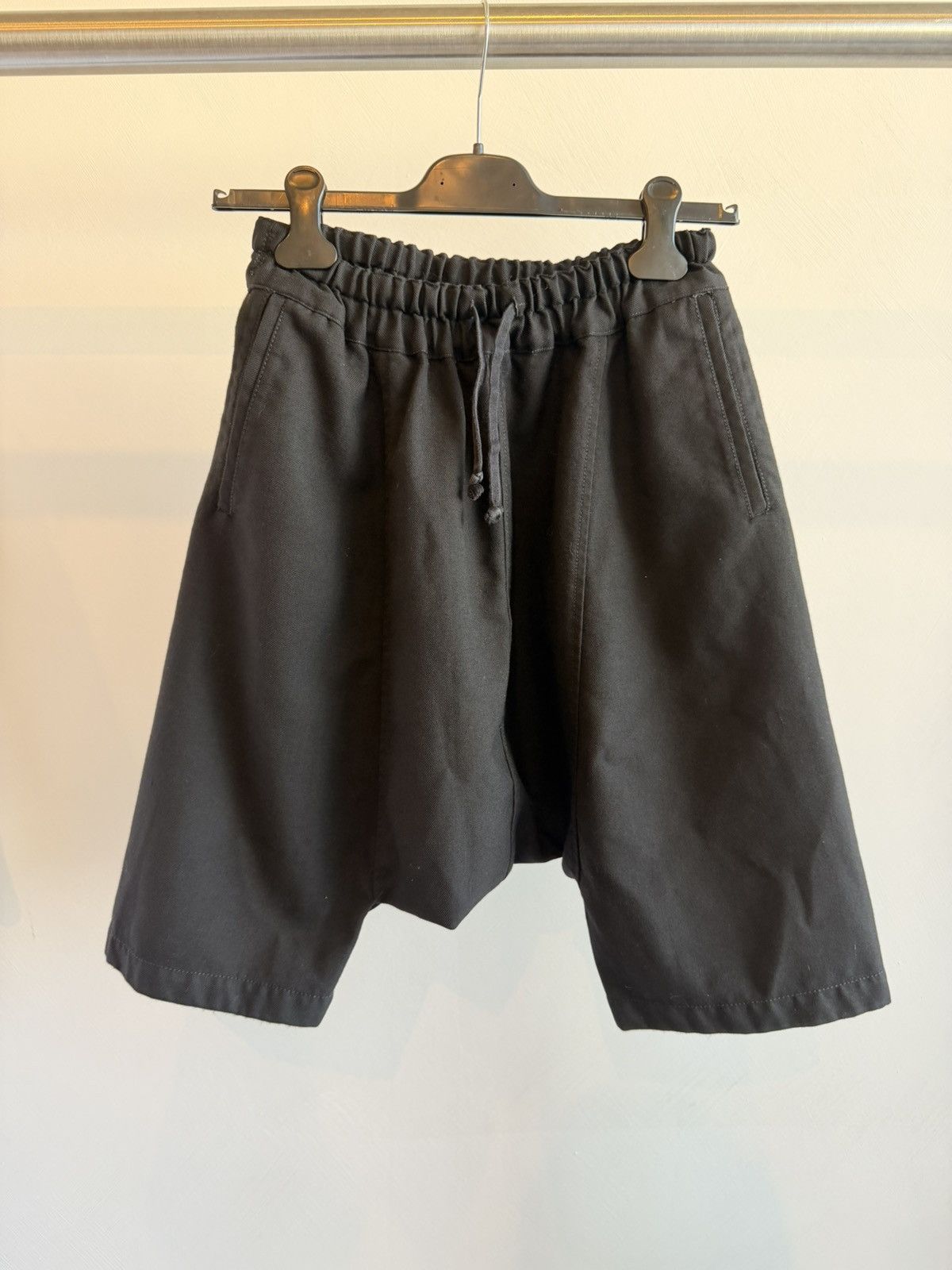 Comme des Garcons Comme Des Garçons Drop Crotch Wool Black Shorts Size S Size US 31 - 1 Thumbnail