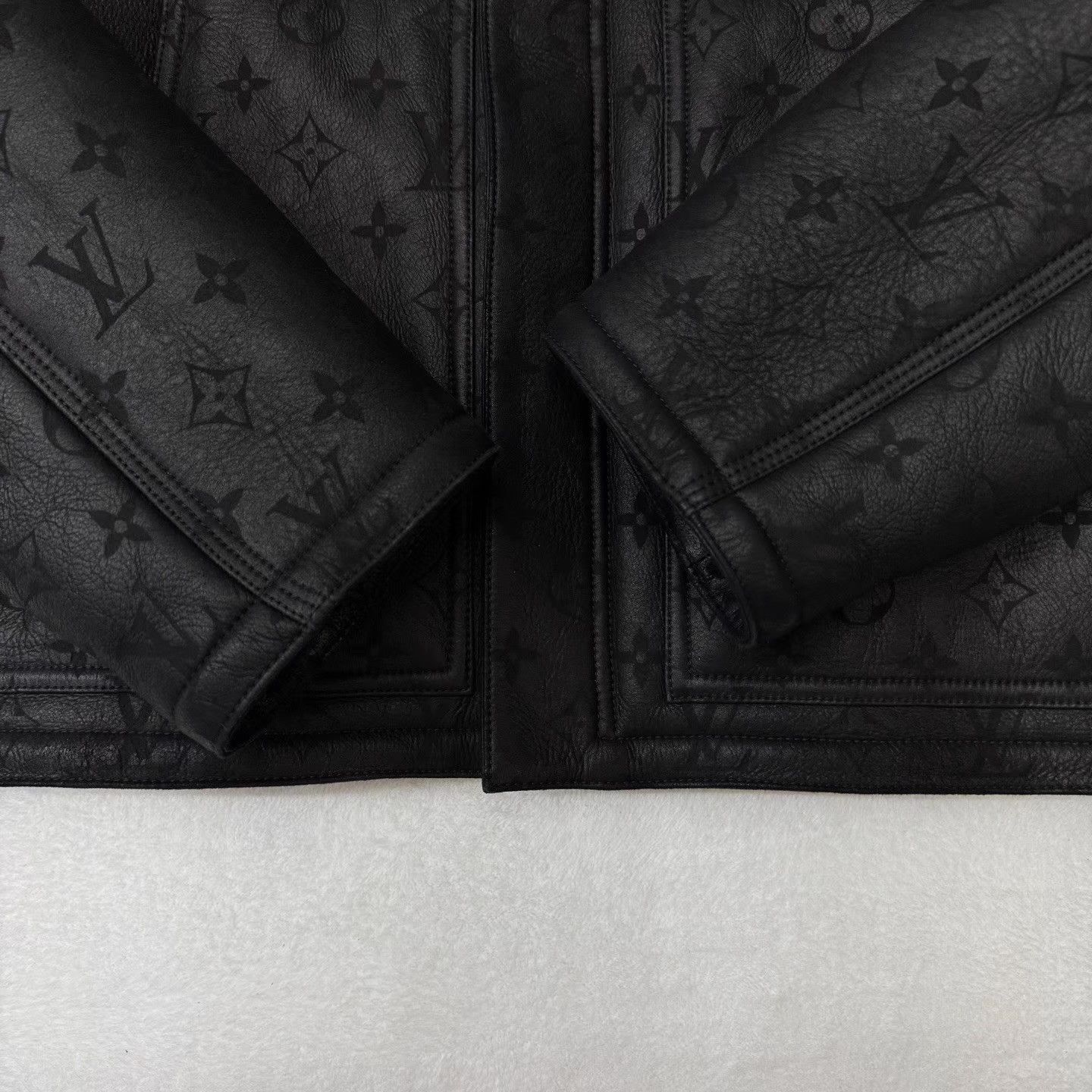 Louis Vuitton LV Black Monogram Shearling Jacket Q10 Size US L / EU 52-54 / 3 - 2 Thumbnail