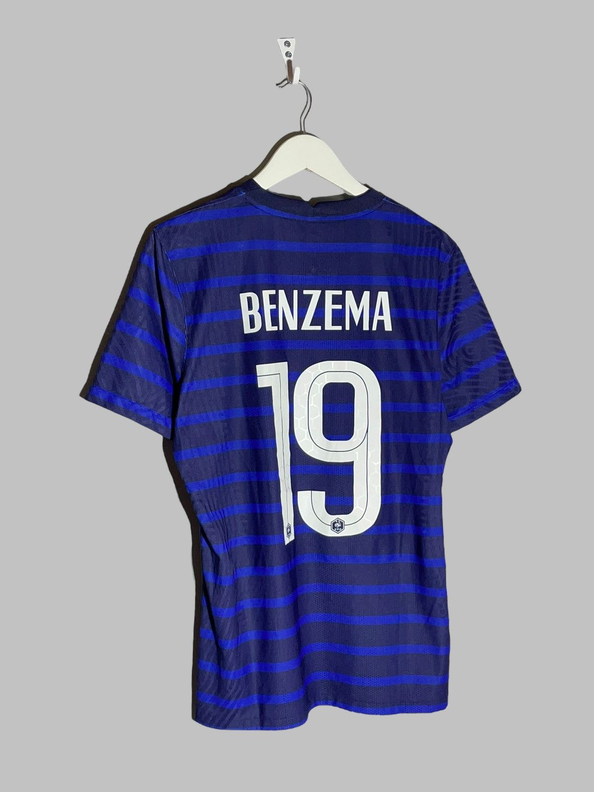 Nike #19 Karim Benzema France 2020 Home Player Issue Soccer Shirt Size US L / EU 52-54 / 3 - 1 Thumbnail
