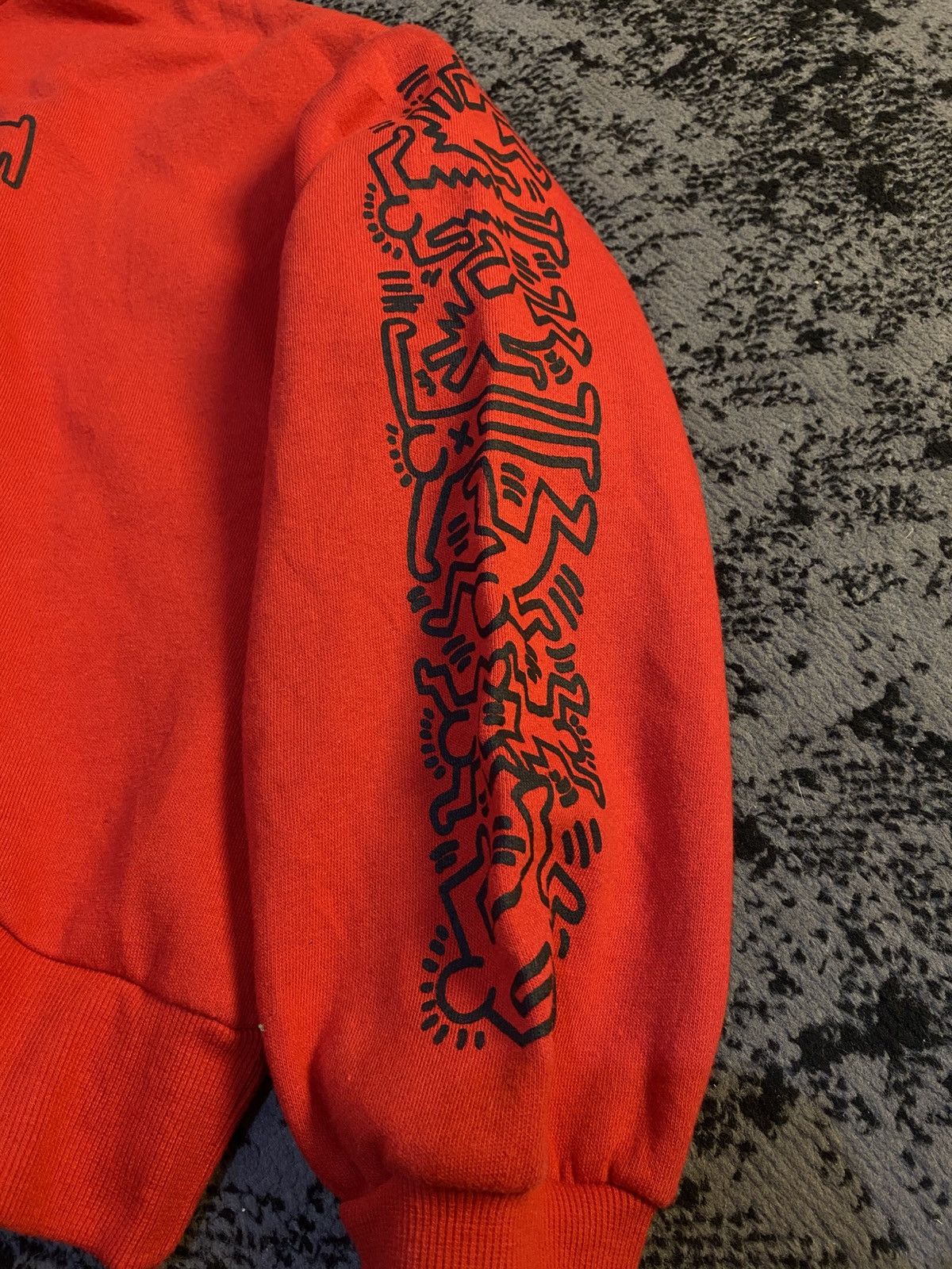 Keith Haring keith haring x wego japan red hoodie cropped 🔥 Size ONE SIZE - 5 Thumbnail