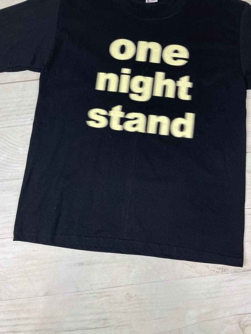 Vintage Vintage 90s One Night Stand T-Shirt Size US XL / EU 56 / 4 - 3 Thumbnail