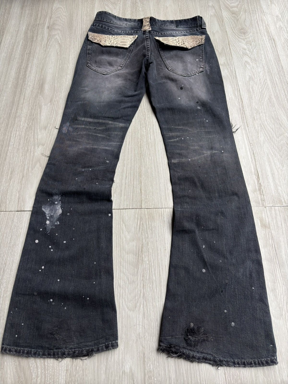 GOSTAR DE FUGA VANQUISH distressed flare jeans Size US 27 - 3 Thumbnail