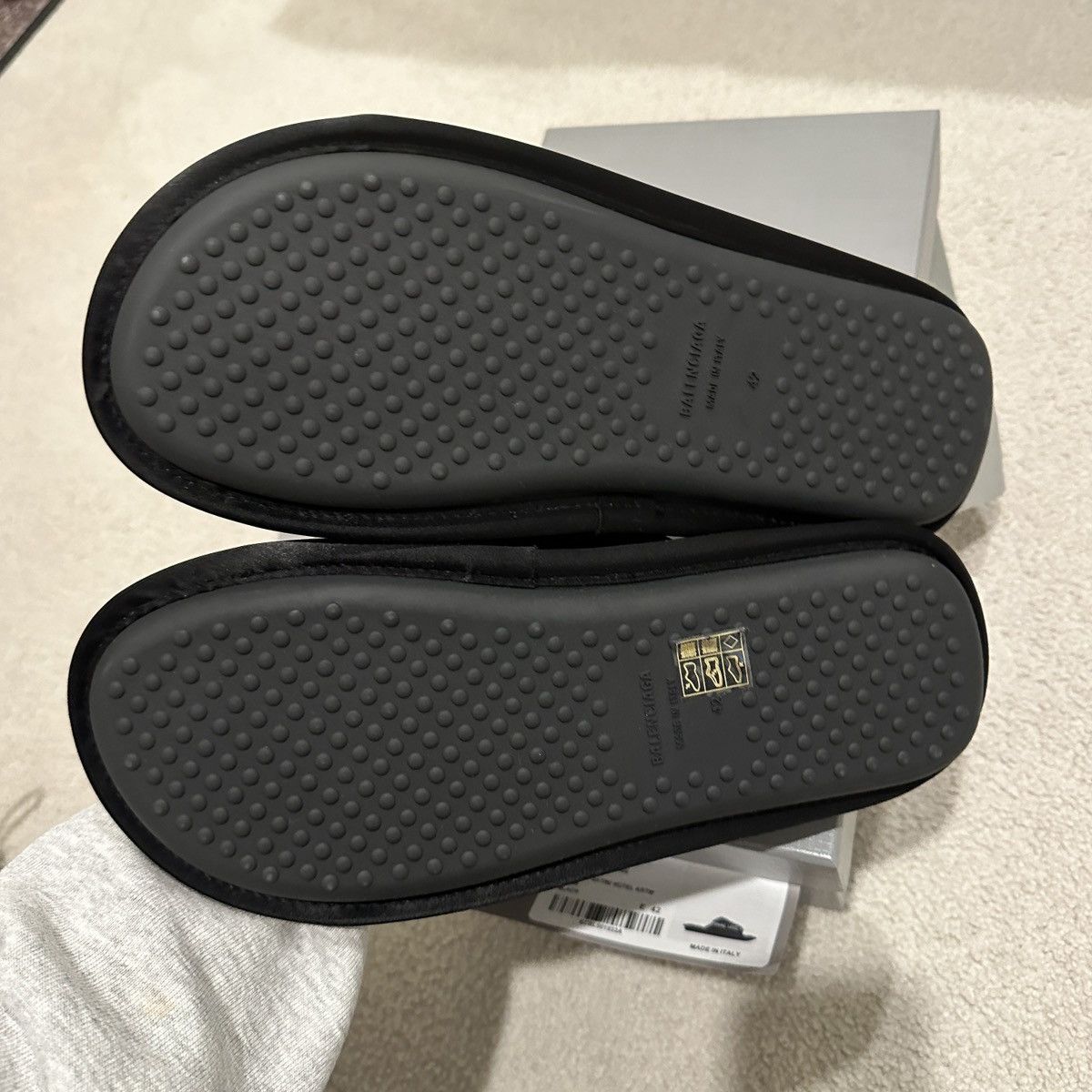 Balenciaga BB HOTEL & RESORTS QUILTED SLIDES Size US 9 / EU 42 - 6 Thumbnail