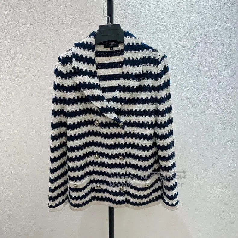 Chanel Chanel 21 spring and summer striped sequin cardigan coat Size S / US 4 / IT 40 - 1 Thumbnail
