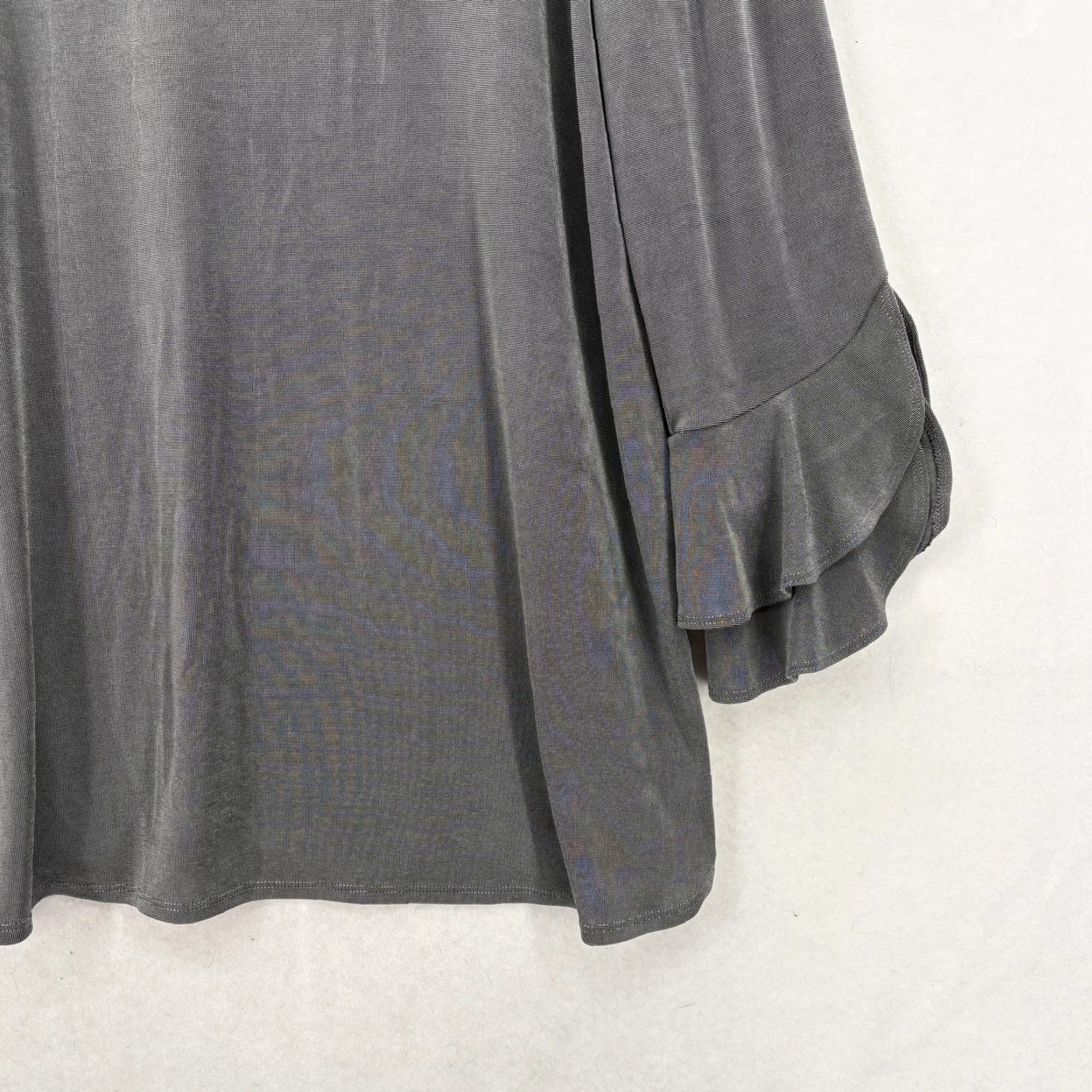 Vintage Chico's Blouse Womens L Gray Bell Sleeve Scoop Neck Knit Travel Stretch Jersey Relaxed Ruffle Solid Pattern Vintage No Size L / US 10 / IT 46 - 3 Thumbnail