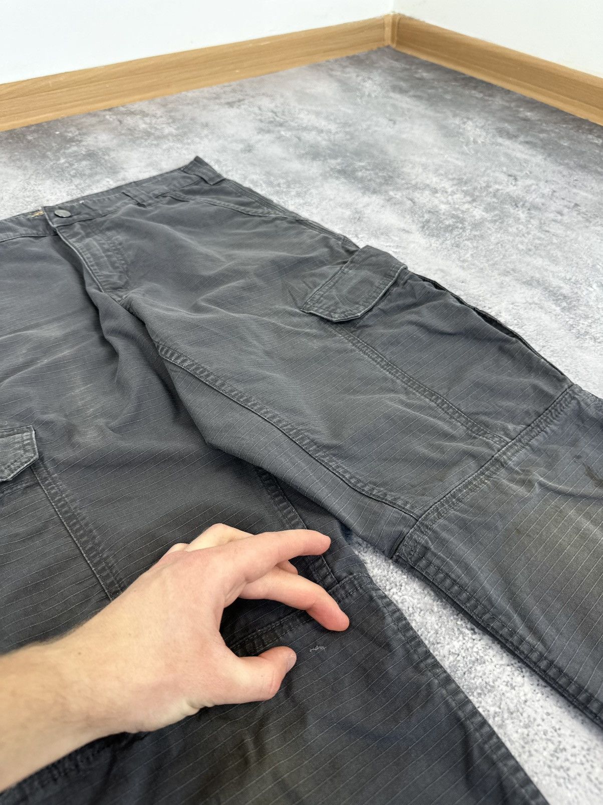 Carhartt Vintage Carhartt Carpenter Y2K Cargo Utility USA Work Pants Size US 34 / EU 50 - 11 Thumbnail