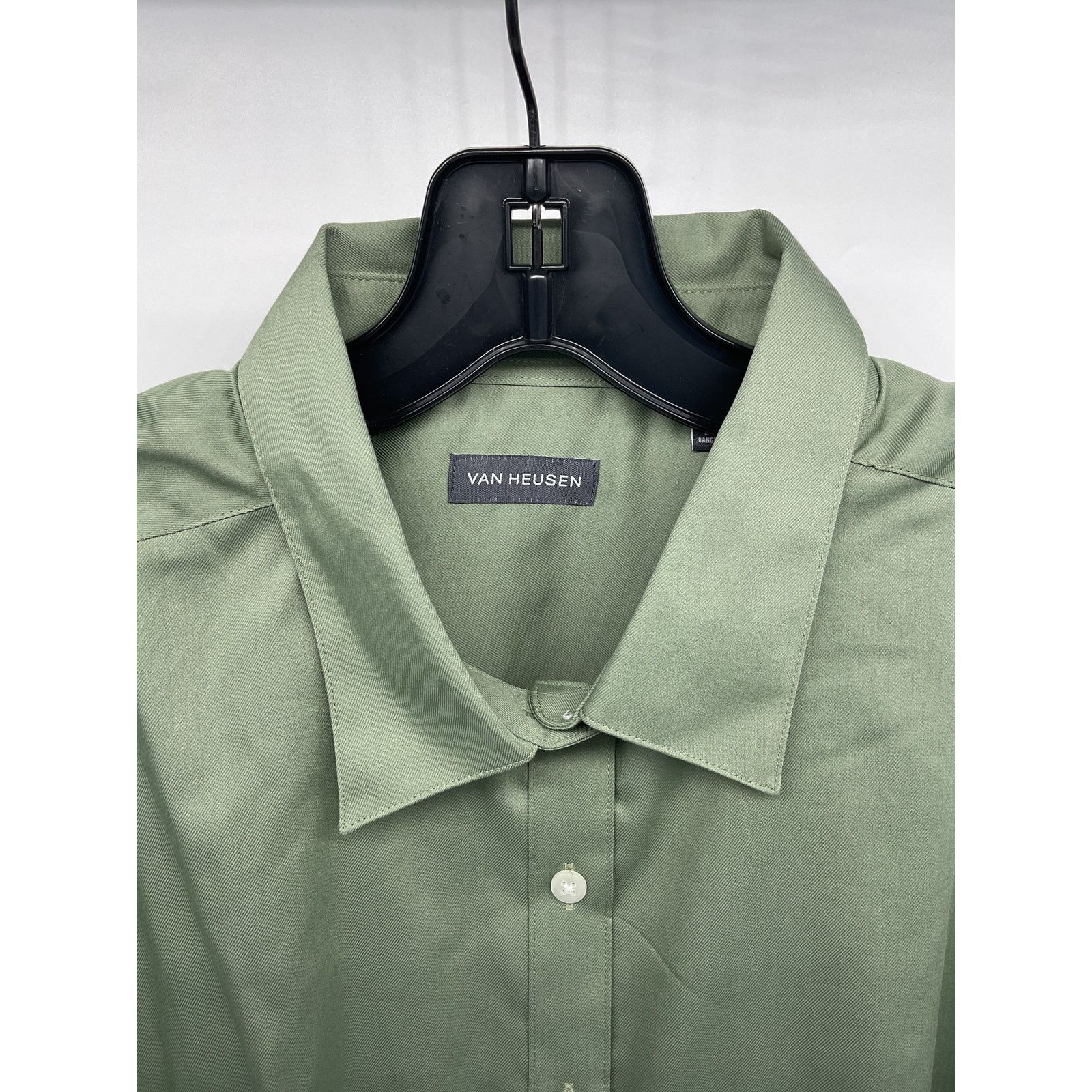 Van Heusen Van Heusen Women’s Button Up Dress Shirt - Size 16-18/XL Size XL / US 12-14 / IT 48-50 - 4 Thumbnail
