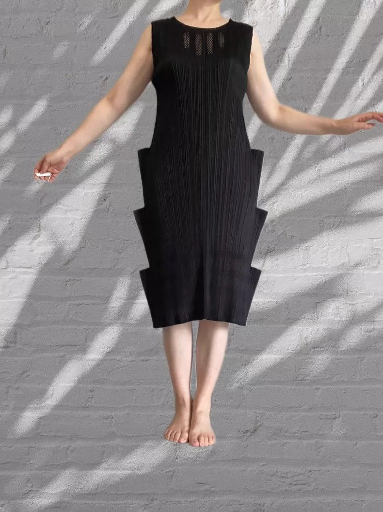 Issey Miyake Issey Miyake size:2 Black stepped pleated dress Size S / US 4 / IT 40 - 3 Thumbnail