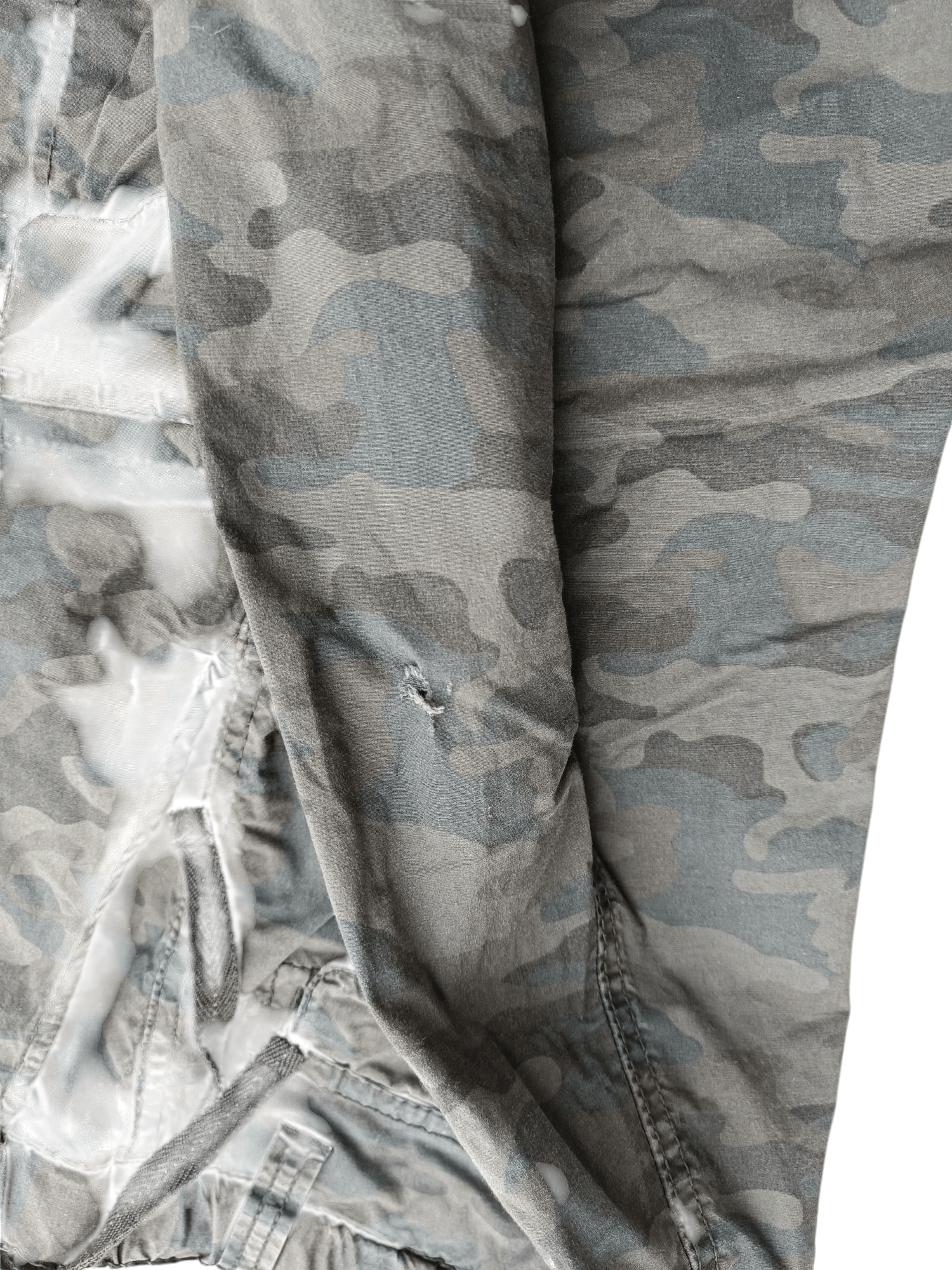 Japanese Brand × Uniqlo RARE 🔥 Uniqlo Camo 3Q Pants E251 Size US 29 - 8 Thumbnail
