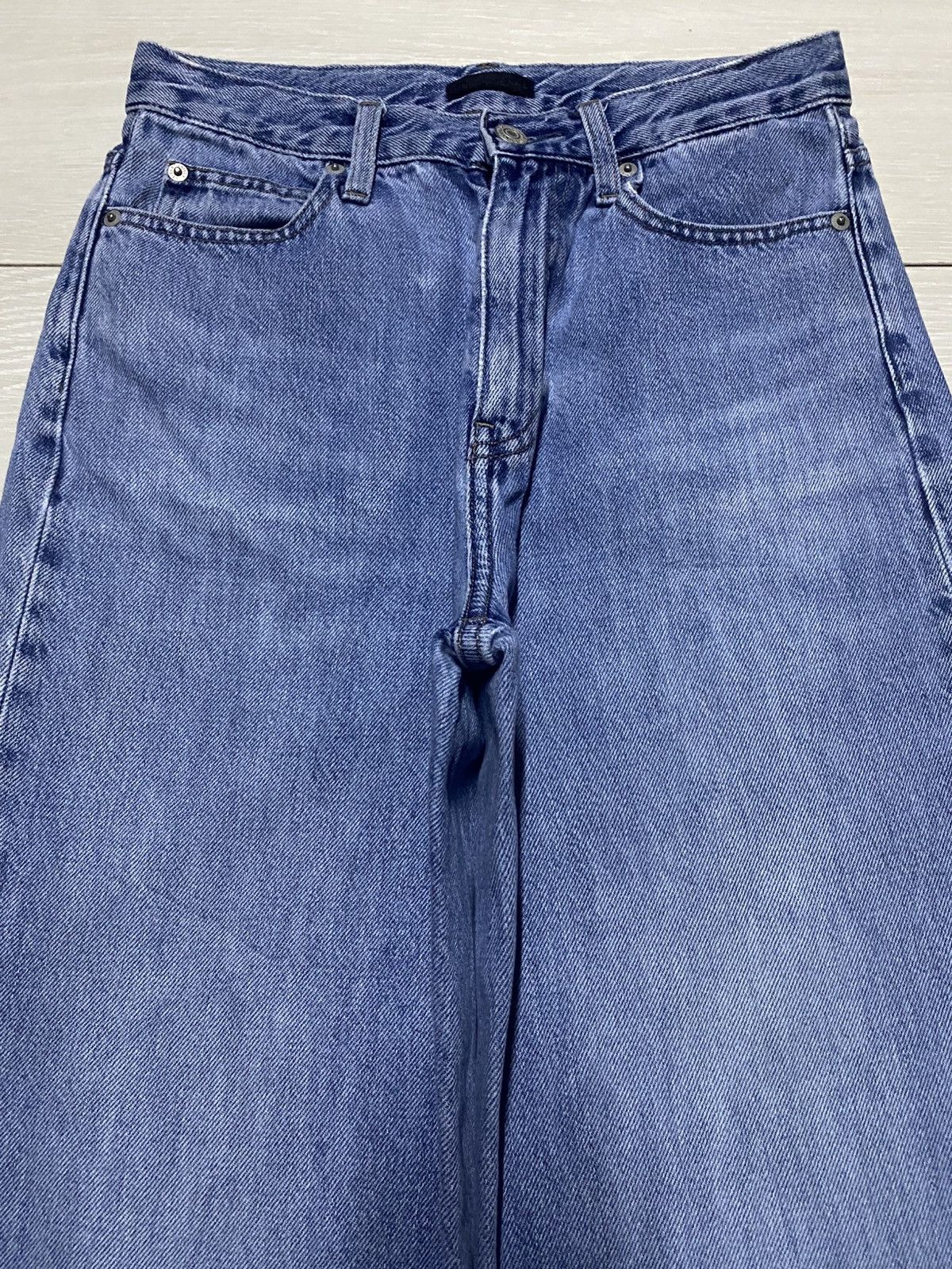 Uniqlo Vintage Uniqlo Light Wash Baggy Jeans Size US 27 - 3 Thumbnail
