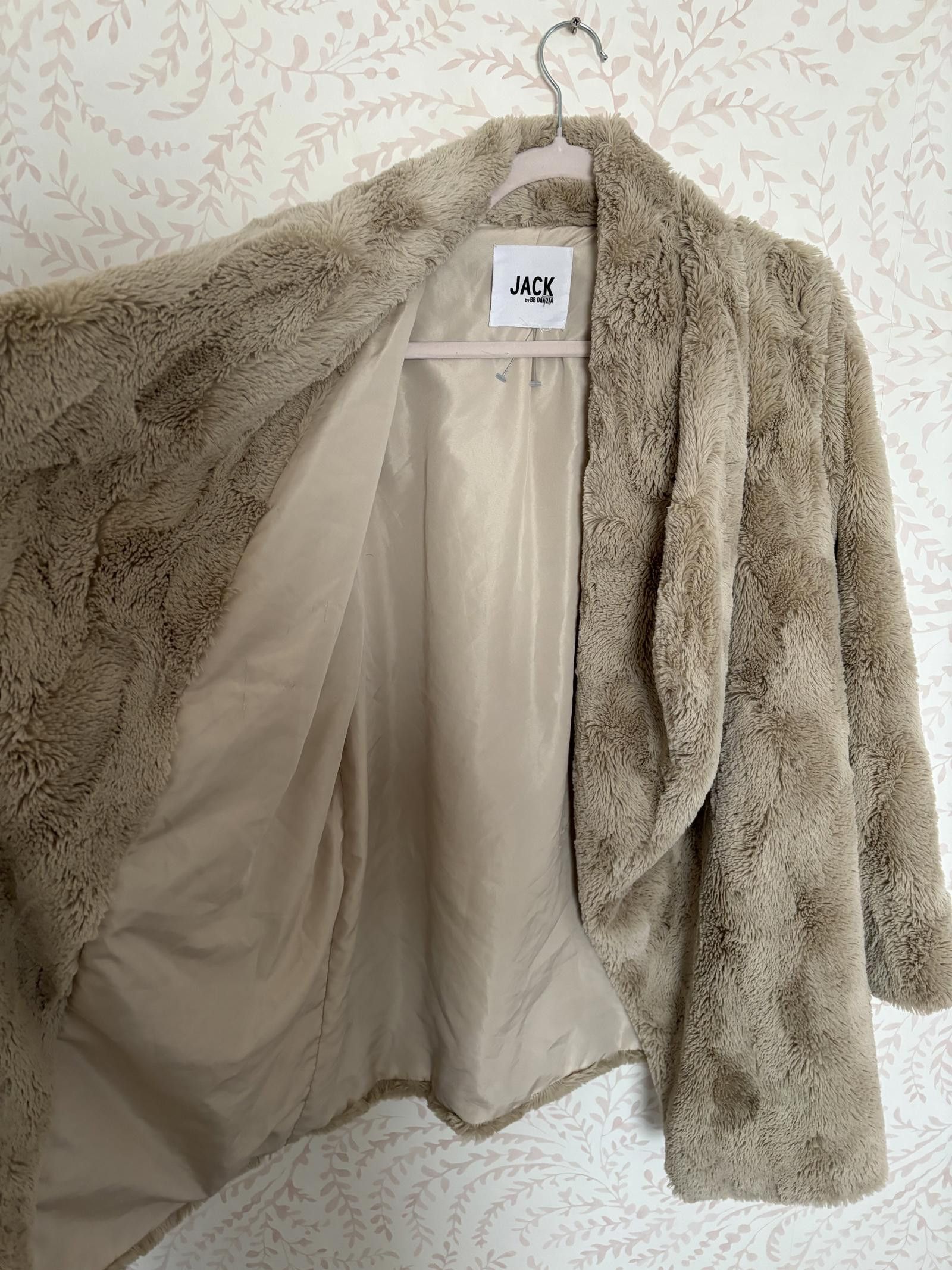 Designer NWOT Cozy Faux Fur Jacket by JACK by BB DAKOTA Size ONE SIZE - 2 Thumbnail