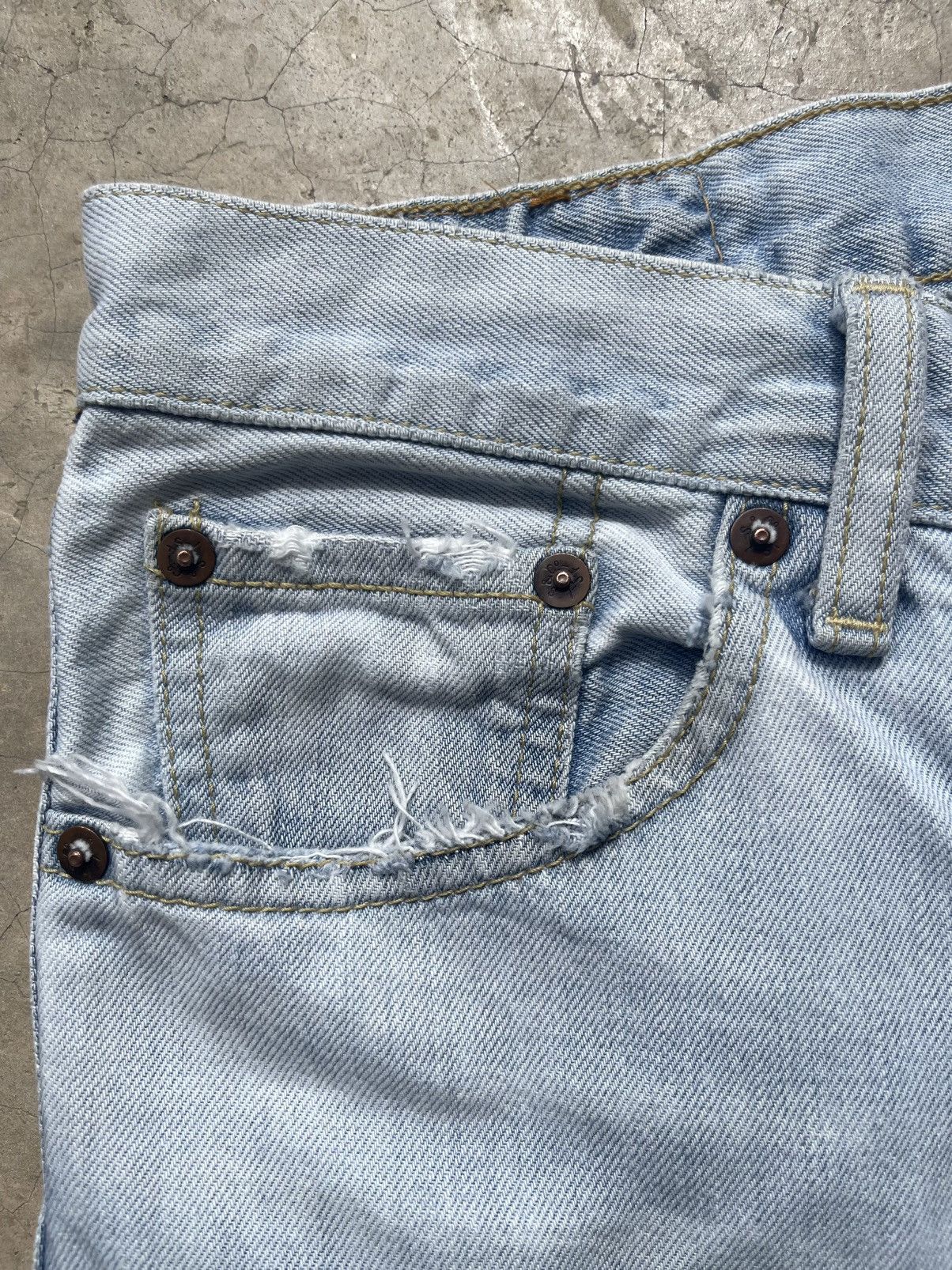 Levi's Vintage Levi’s 502 Light Wash Thrashed Distressed Denim Size US 30 / EU 46 - 3 Thumbnail