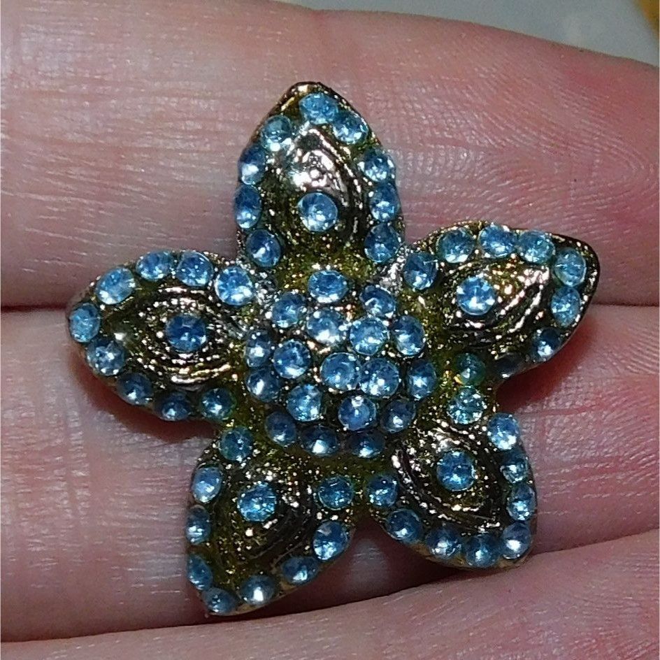 Other Vintage Blue And Silver Tone Rhinestone Floral Star Brooch Size ONE SIZE - 1 Thumbnail
